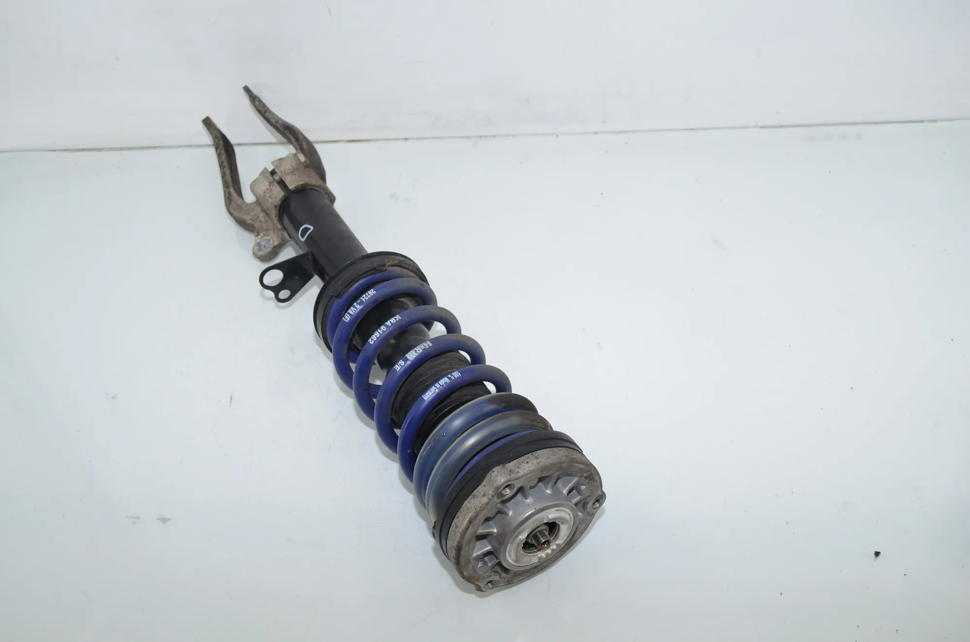 Front Right Shock Absorber – OEM 6875622 · BMW 5 (G30) (2016 - -) M 550 d xDrive 2020 – 2