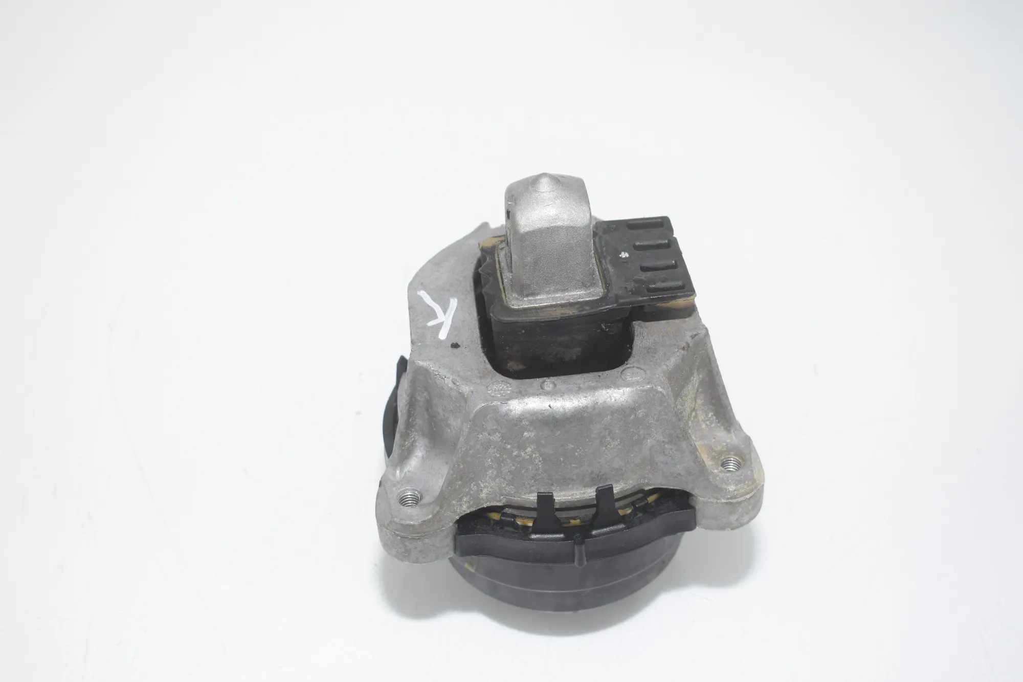 Left Side Engine Mount – OEM 6860481 · BMW 5 (G30) (2016 - -) M 550 d xDrive 2020 – 2