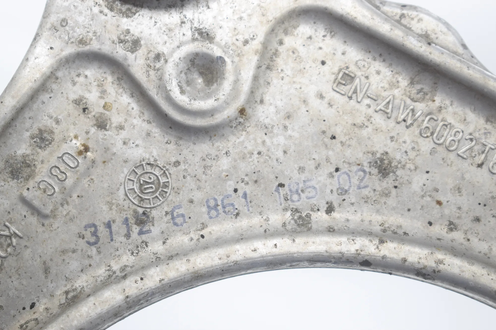 Front Left Upper Control Arm – OEM 6861185 · BMW 5 (G30) (2016 - -) M 550 d xDrive 2020 – 5