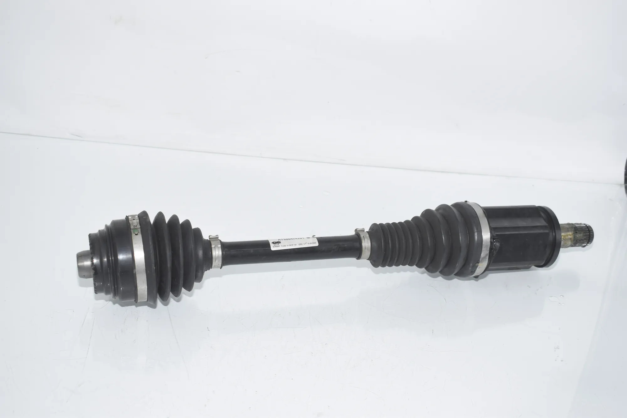 Front Left Driveshaft – OEM 9884747 · BMW 5 (G30) (2016 - -) M 550 d xDrive 2020 – 3