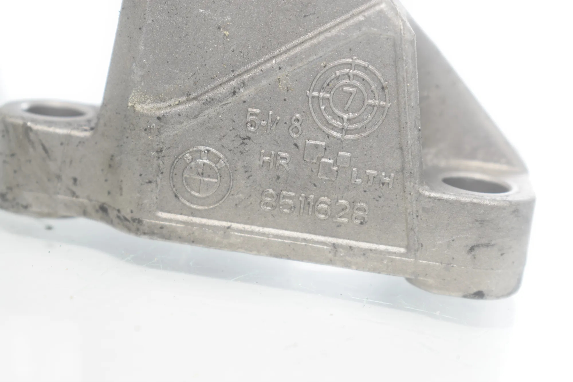 Left Side Engine Bracket – OEM 6870754 · BMW 5 Touring (G31) (2017 - -) 520 d 2019 – 5