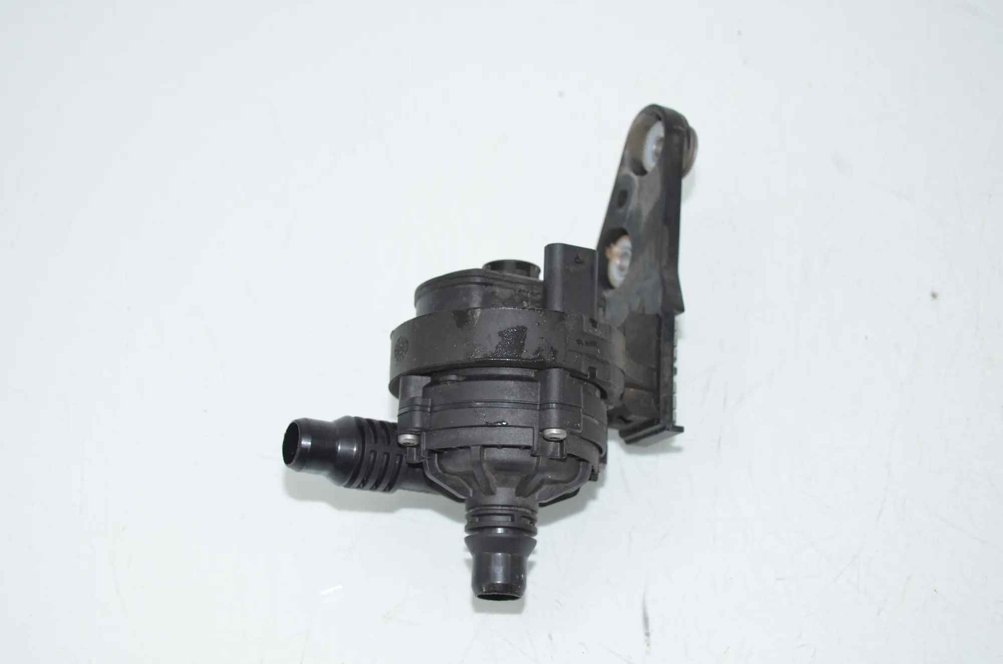 Auxiliary Water Pump – OEM 8474820 · BMW 3 Touring (G21) (2019 - -) 320 d Mild-Hybrid 2024 – 3