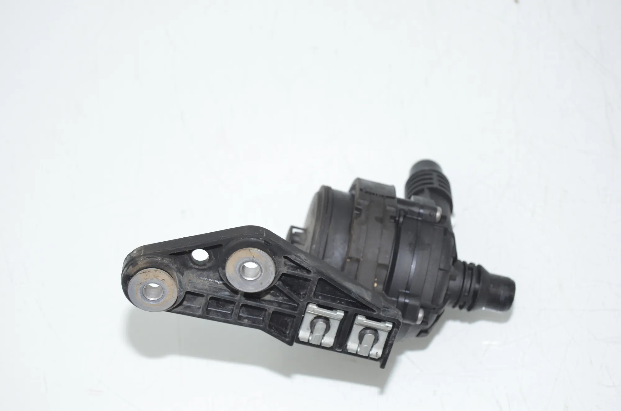 Auxiliary Water Pump – OEM 8474820 · BMW 3 Touring (G21) (2019 - -) 320 d Mild-Hybrid 2024 – 4