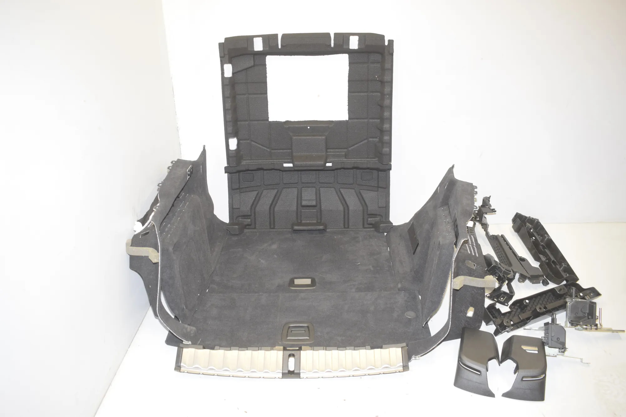 Trunk Trim Kit – OEM 8746656 · BMW 3 Touring (G21) (2019 - -) 320 d Mild-Hybrid 2024 – 6