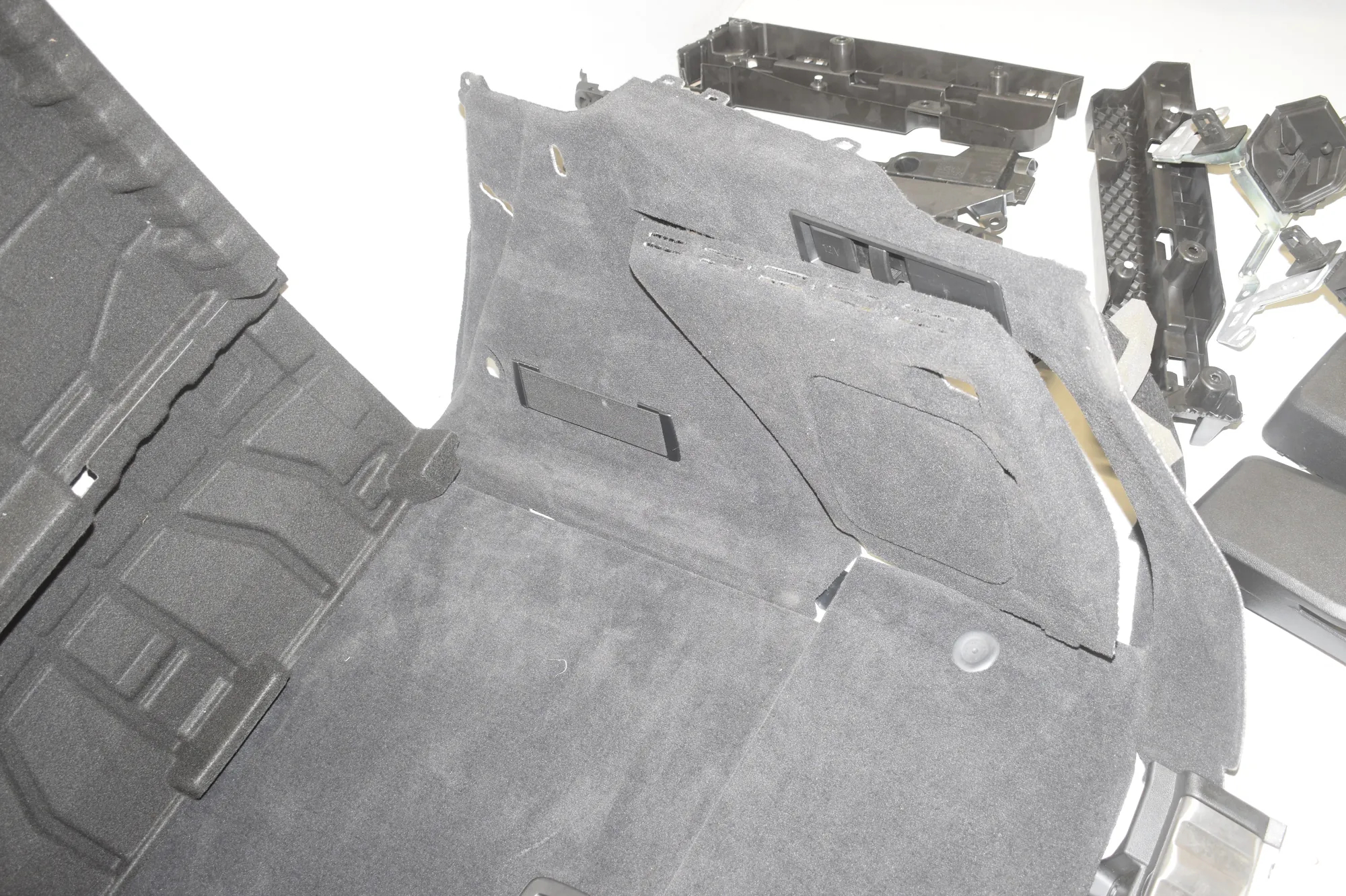 Trunk Trim Kit – OEM 8746656 · BMW 3 Touring (G21) (2019 - -) 320 d Mild-Hybrid 2024 – 9