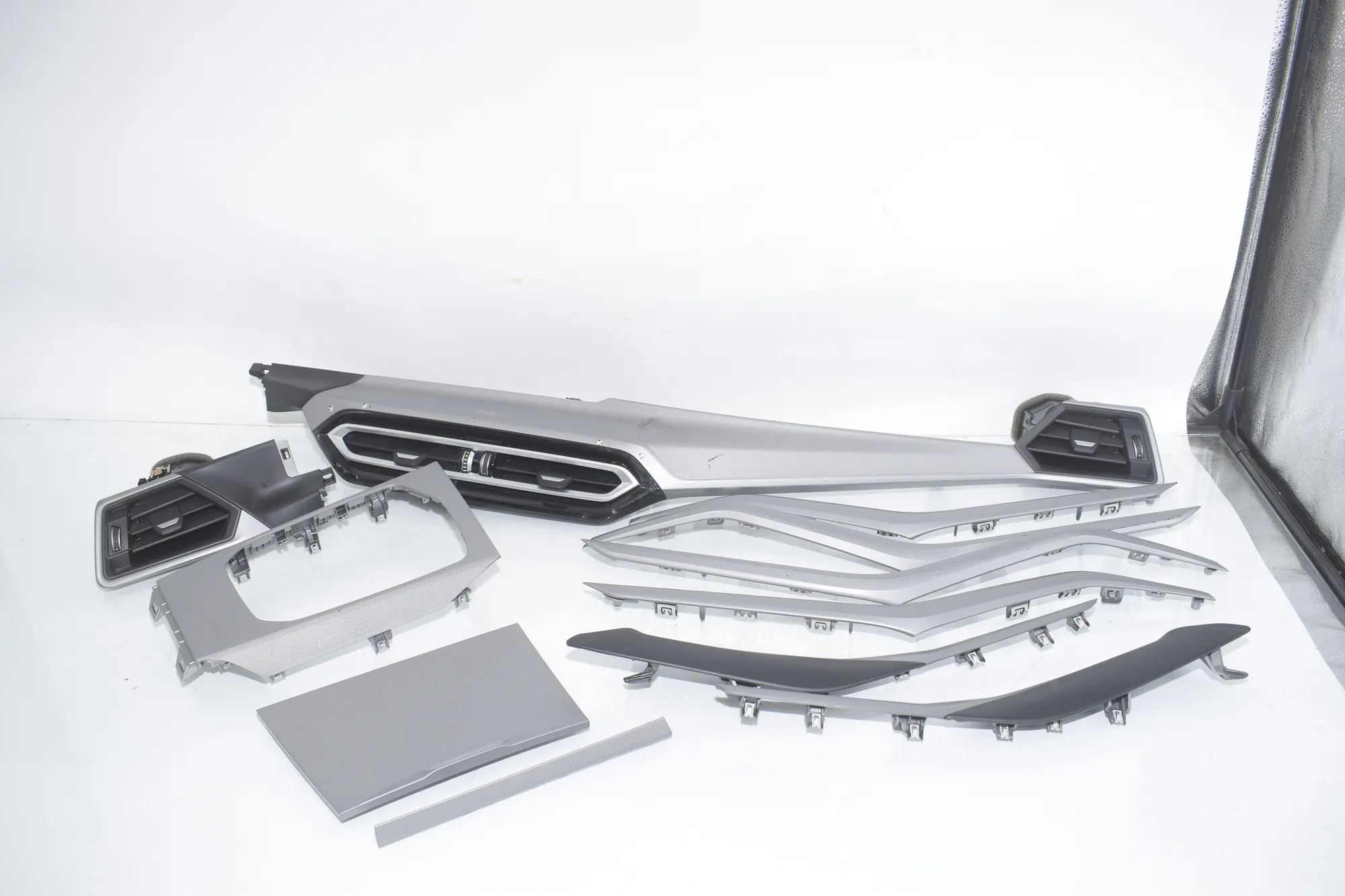 Interior Trim Strips Kit – OEM 6806828 · BMW 3 Touring (G21) (2019 - -) 320 d Mild-Hybrid 2024
