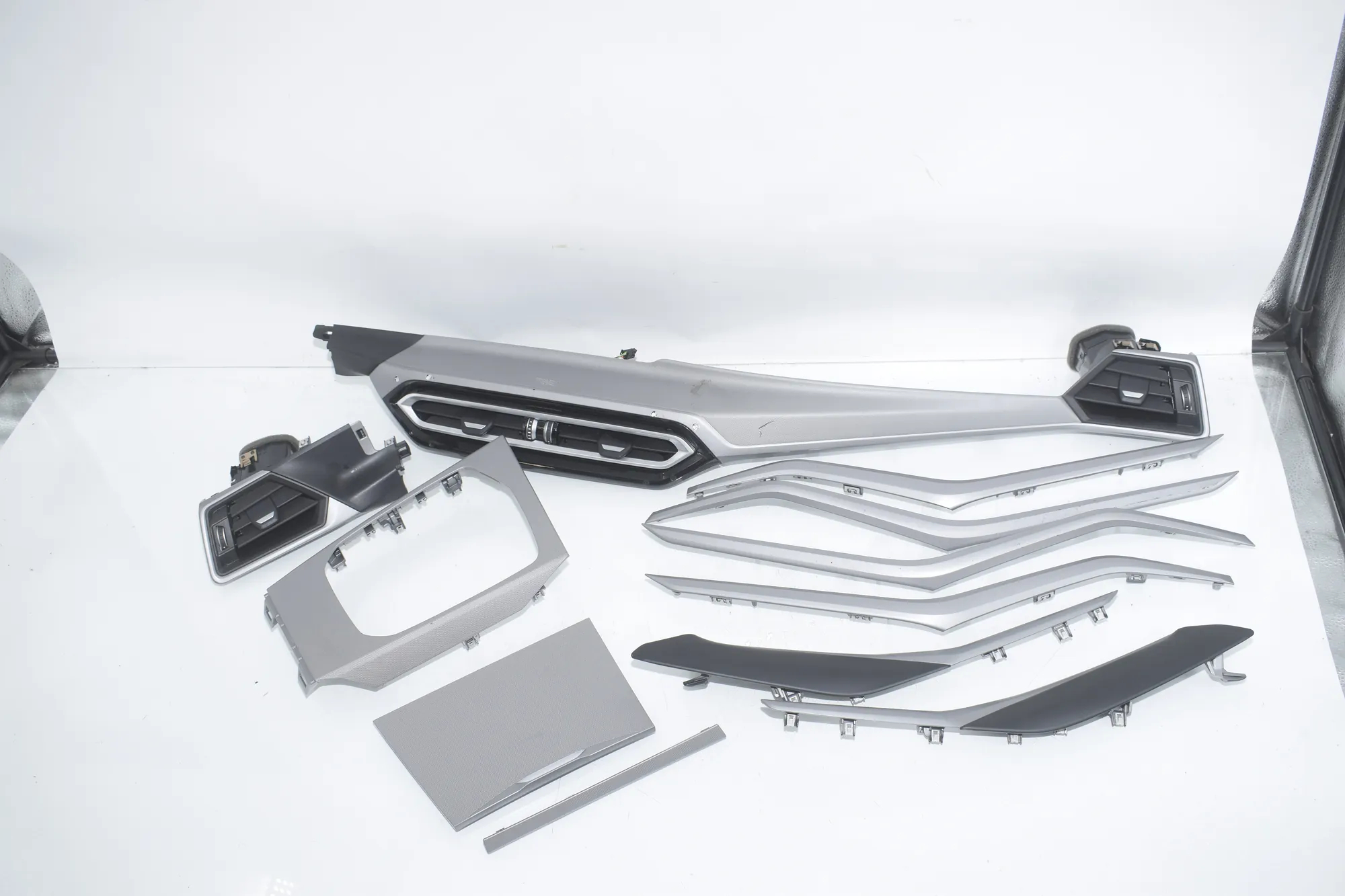 Interior Trim Strips Kit – OEM 6806828 · BMW 3 Touring (G21) (2019 - -) 320 d Mild-Hybrid 2024 – 3