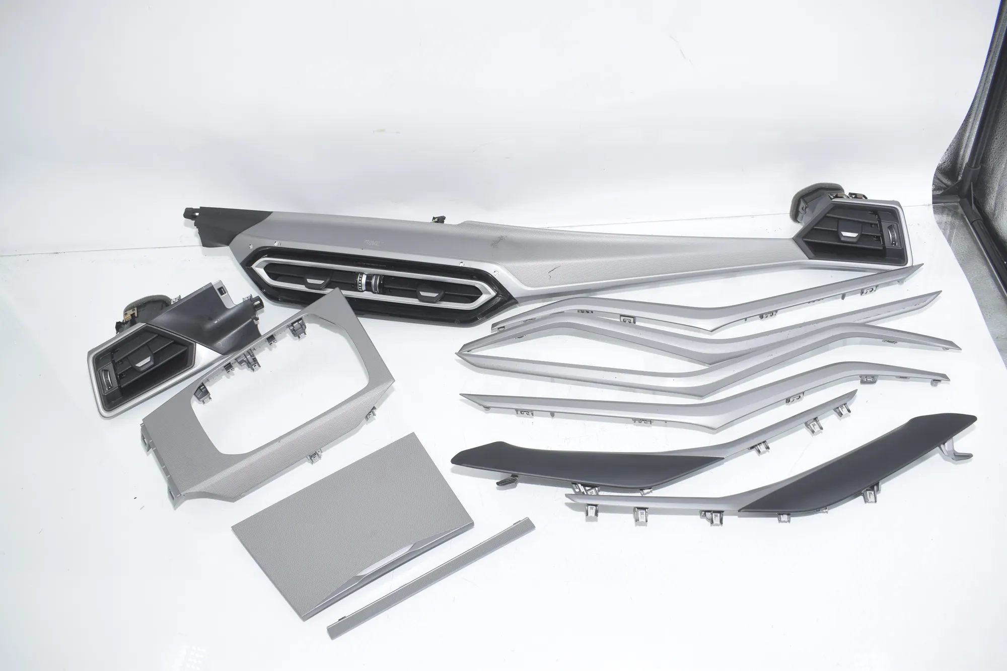 Interior Trim Strips Kit – OEM 6806828 · BMW 3 Touring (G21) (2019 - -) 320 d Mild-Hybrid 2024 – 5