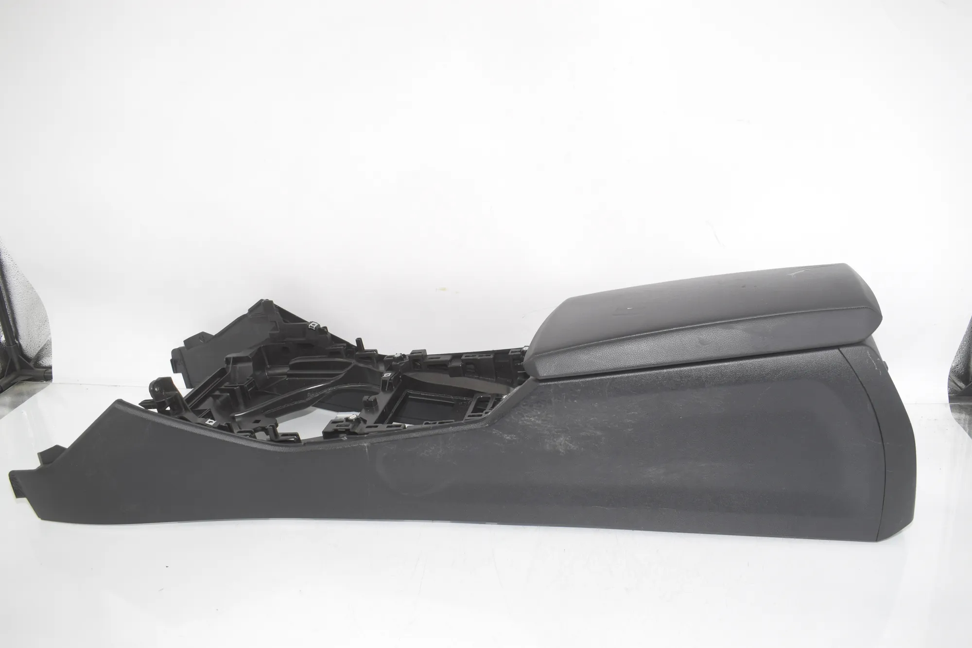 Center Console – OEM 6996833 · BMW 3 Touring (G21) (2019 - -) 320 d Mild-Hybrid 2024