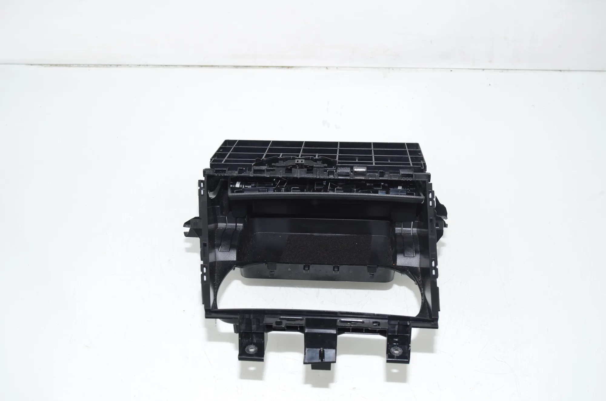 Cup Holder – OEM 6806788 · BMW 3 Touring (G21) (2019 - -) 320 d Mild-Hybrid 2024