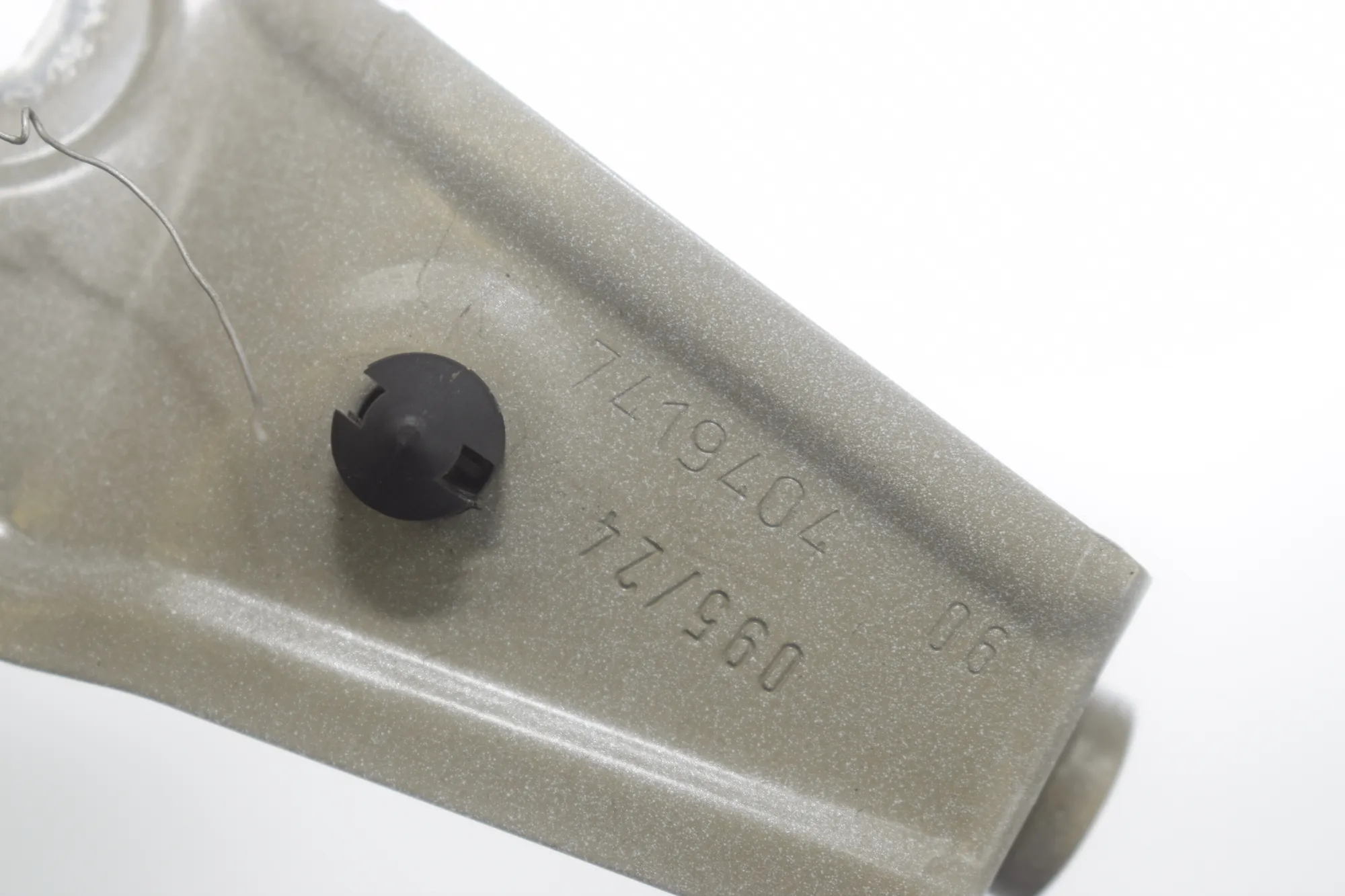 Front Right Fender Holder – OEM 7419404 · BMW 3 Touring (G21) (2019 - -) 320 d Mild-Hybrid 2024 – 4