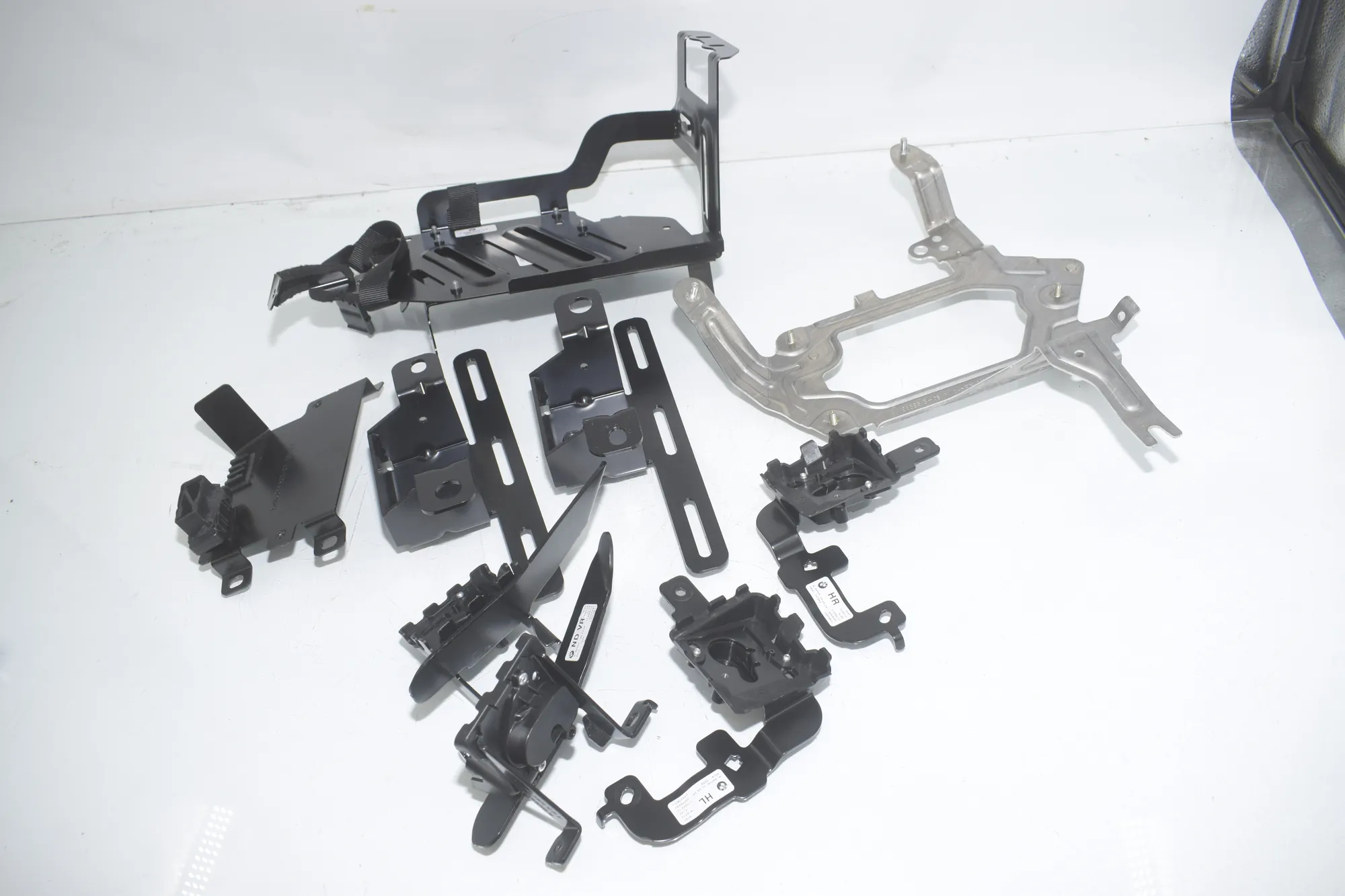 Bracket – OEM 9865515 · BMW 3 Touring (G21) (2019 - -) 320 d Mild-Hybrid 2024 – 2