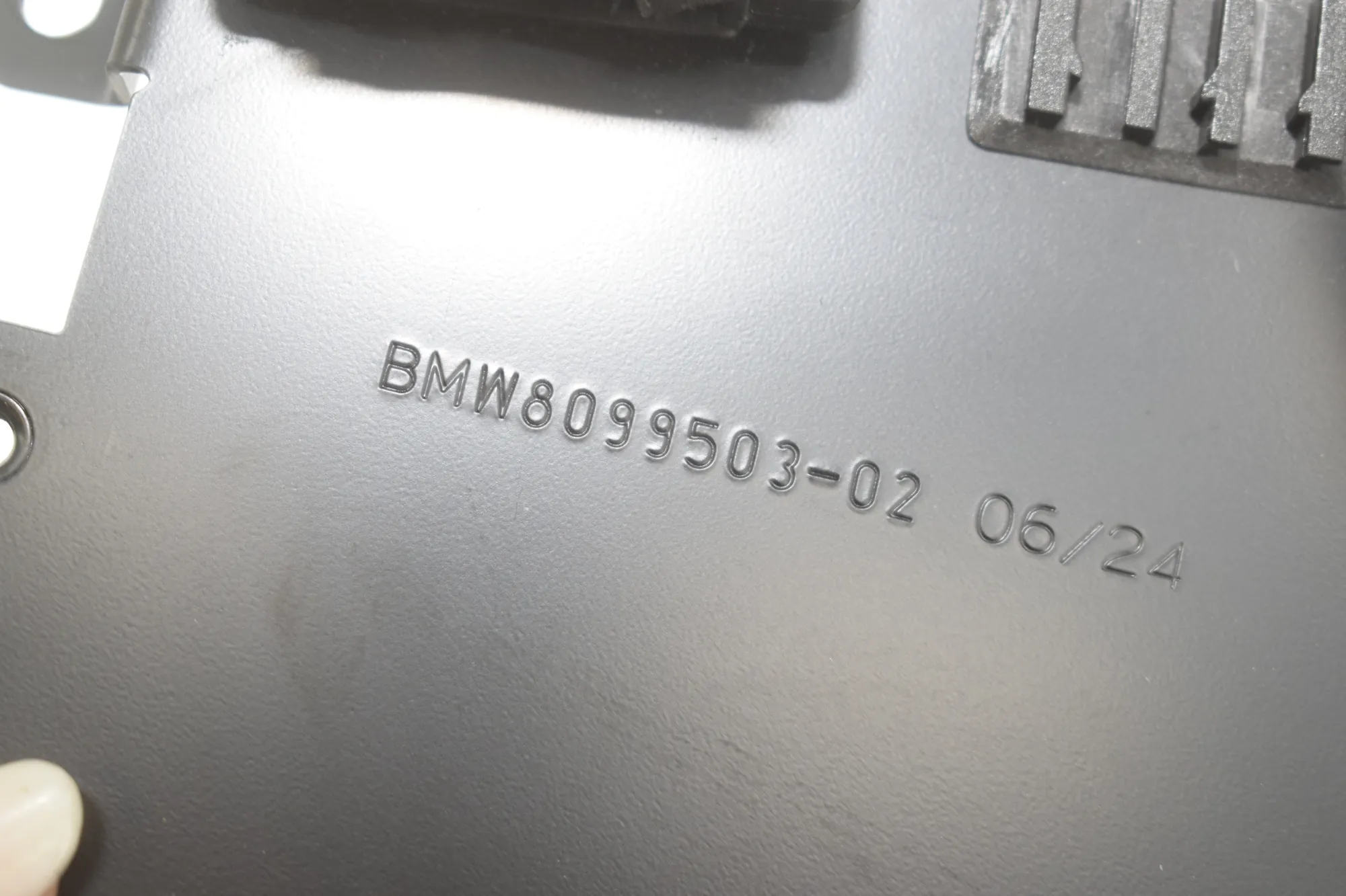 Bracket – OEM 9865515 · BMW 3 Touring (G21) (2019 - -) 320 d Mild-Hybrid 2024 – 6