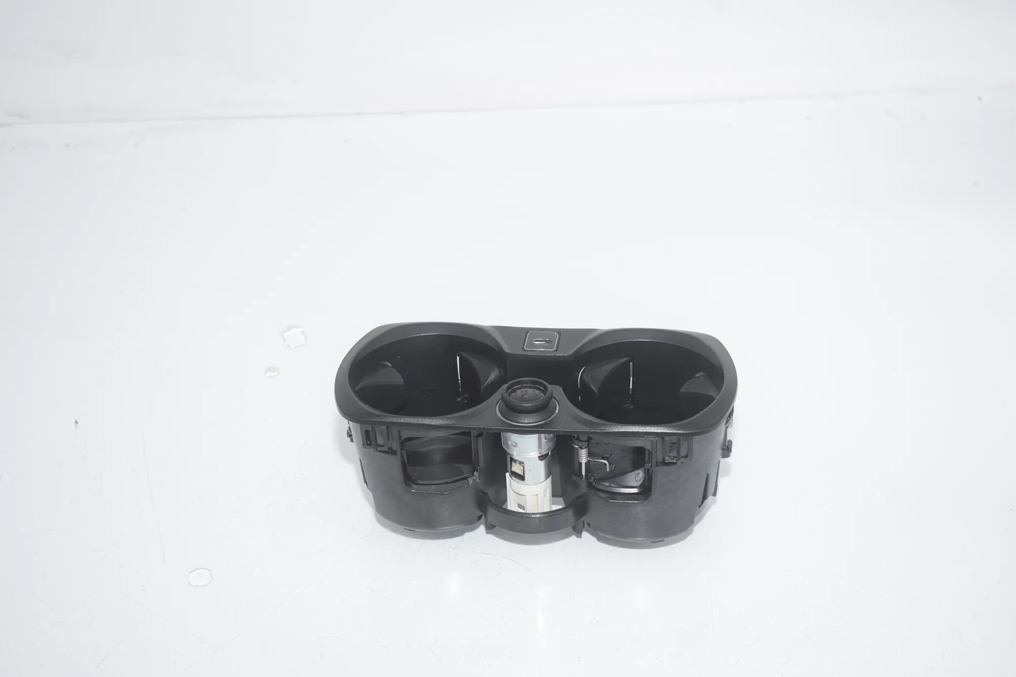 Cup Holder – OEM 8099542 · BMW 3 Touring (G21) (2019 - -) 320 d Mild-Hybrid 2024 – 2