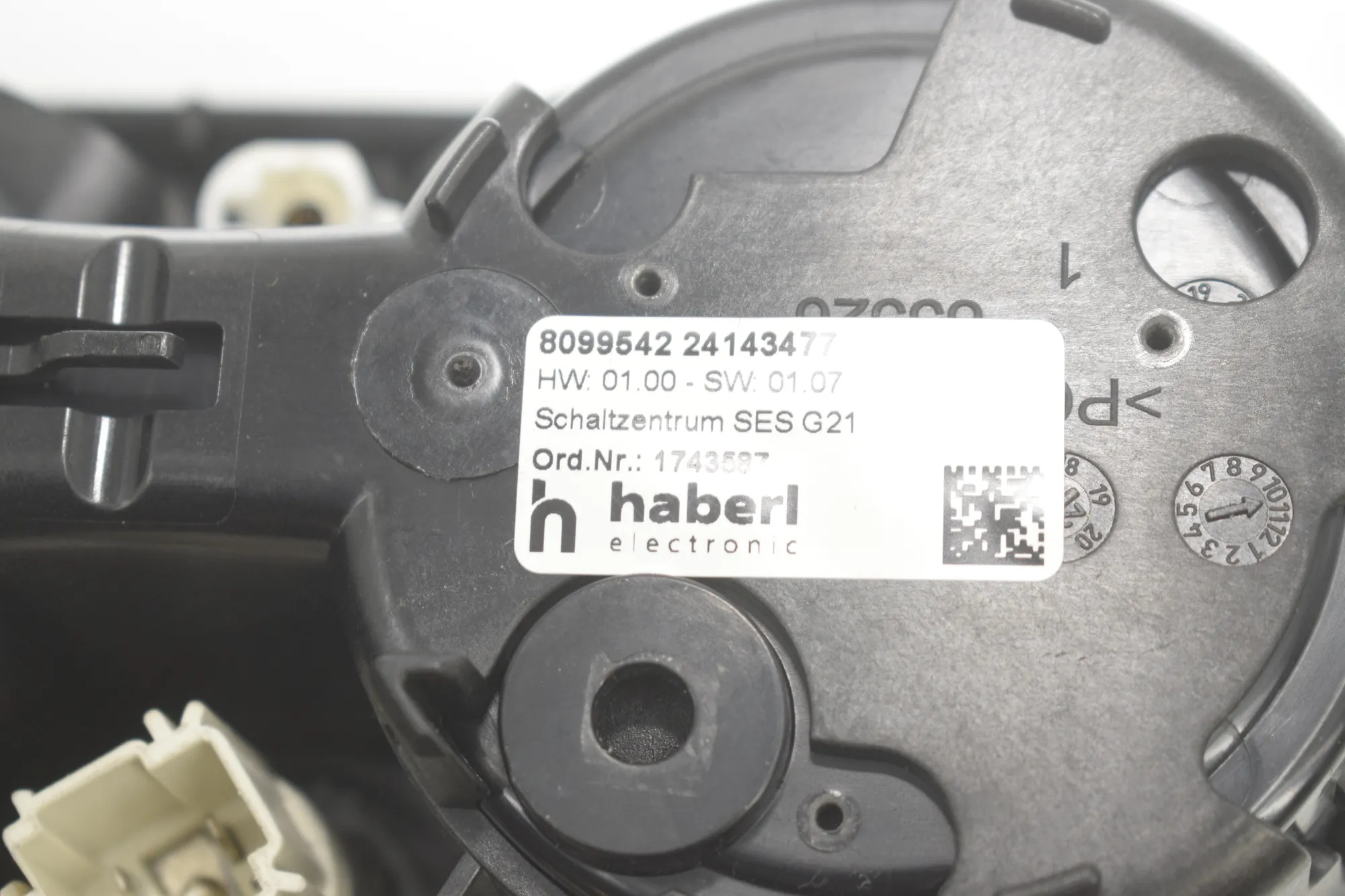 Cup Holder – OEM 8099542 · BMW 3 Touring (G21) (2019 - -) 320 d Mild-Hybrid 2024 – 5