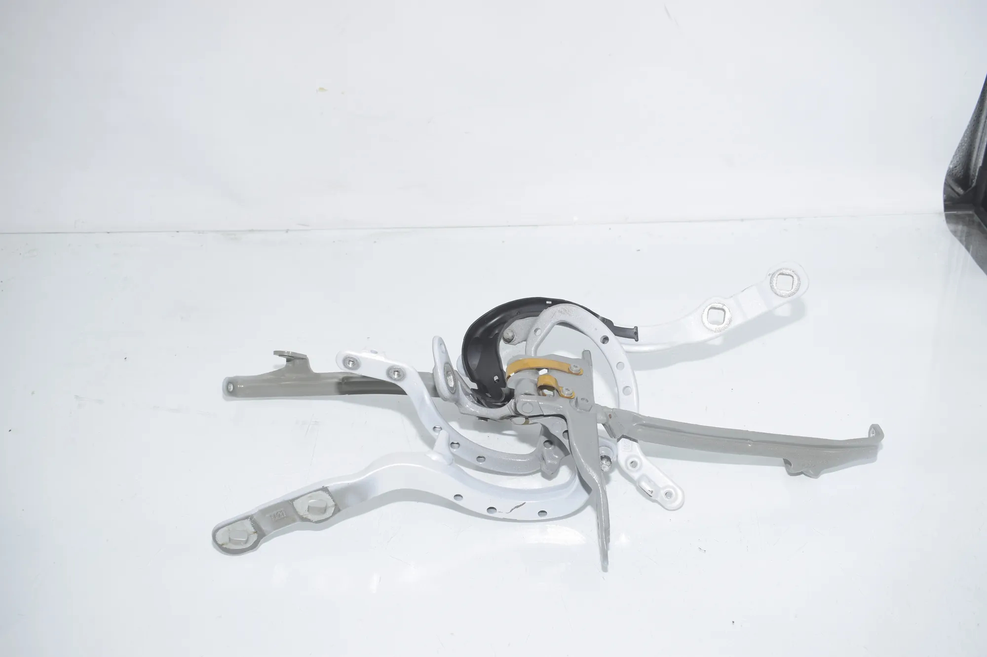 Left Side Bootlid Hinge – OEM 7453406 · BMW 3 Touring (G21) (2019 - -) 320 d Mild-Hybrid 2024