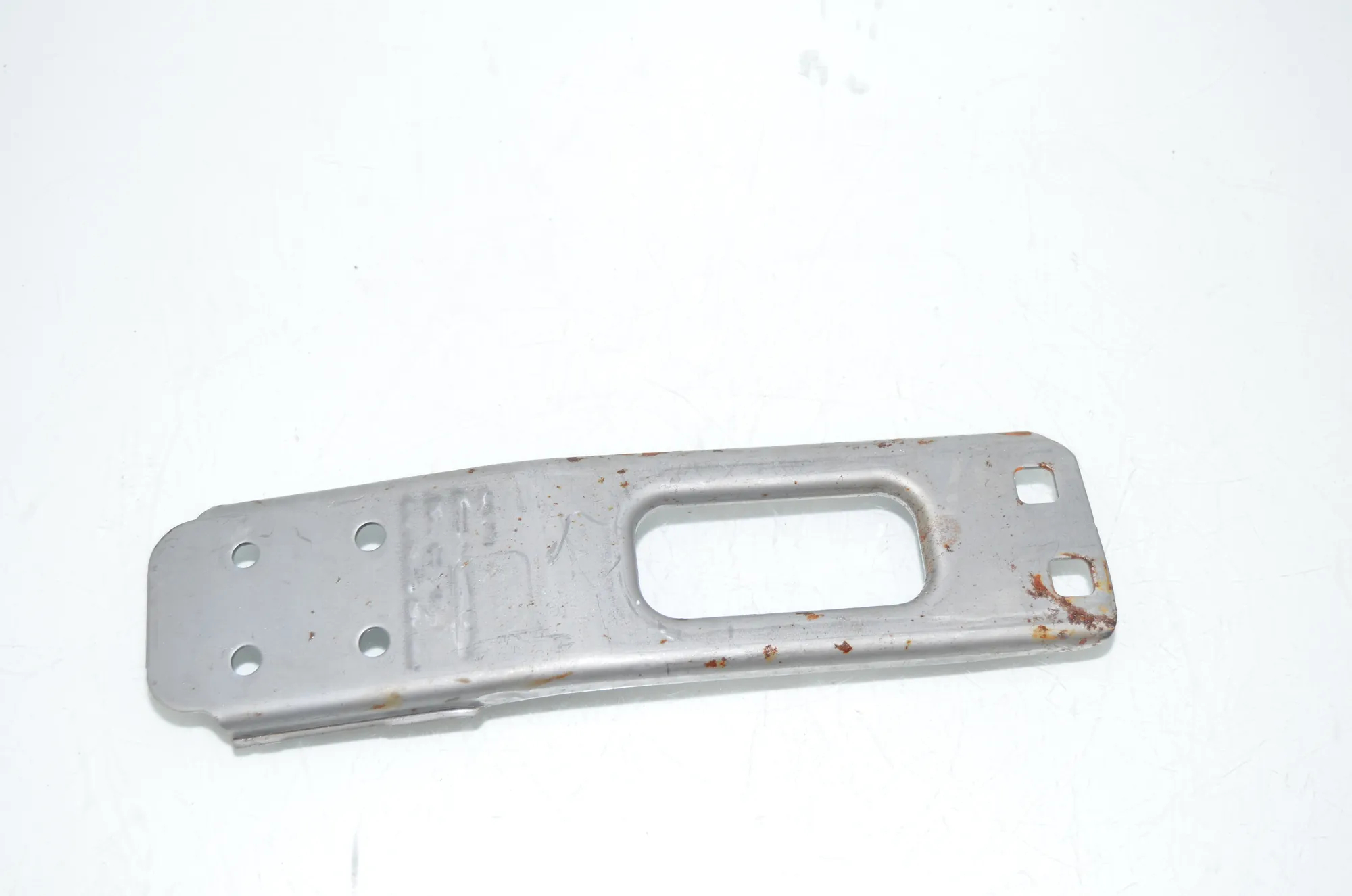 Bracket – OEM 2N1857021 · VW CRAFTER Furgon (SY_) (2016 - -) 2.0 TDI 2022 – 2