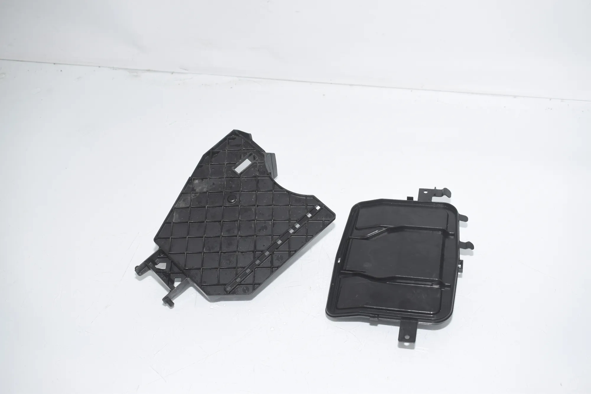 Other Body Parts – OEM 7C0061261A · VW CRAFTER Furgon (SY_) (2016 - -) 2.0 TDI 2022 – 3
