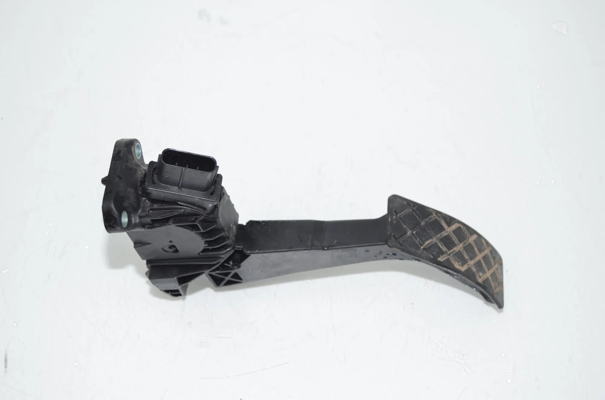 Throttle Pedal – OEM 2N1723503A · VW CRAFTER Furgon (SY_) (2016 - -) 2.0 TDI 2022