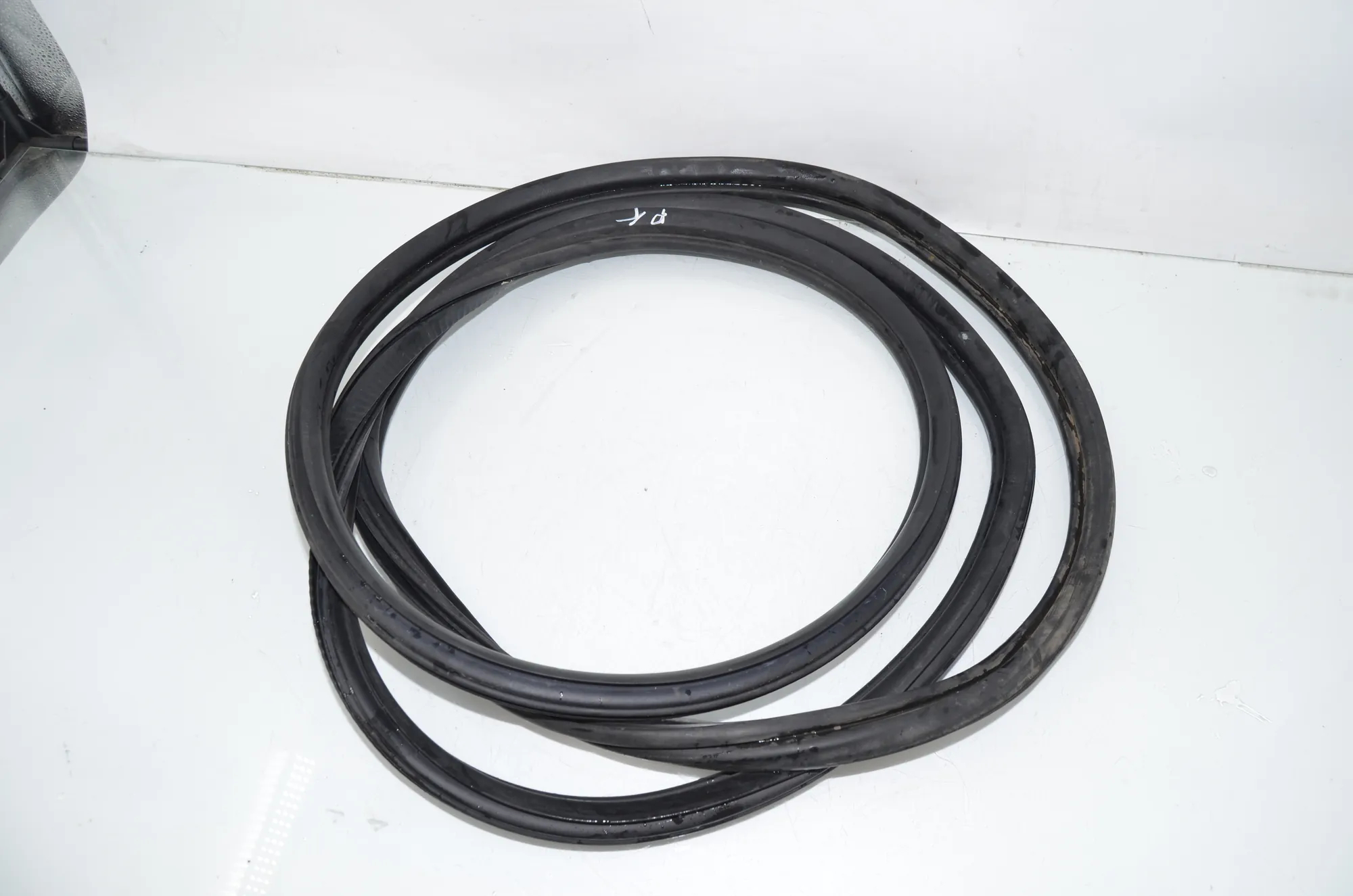 Front Left Door Seal Rubber – OEM 7C0837911G · VW CRAFTER Furgon (SY_) (2016 - -) 2.0 TDI 2022 – 2