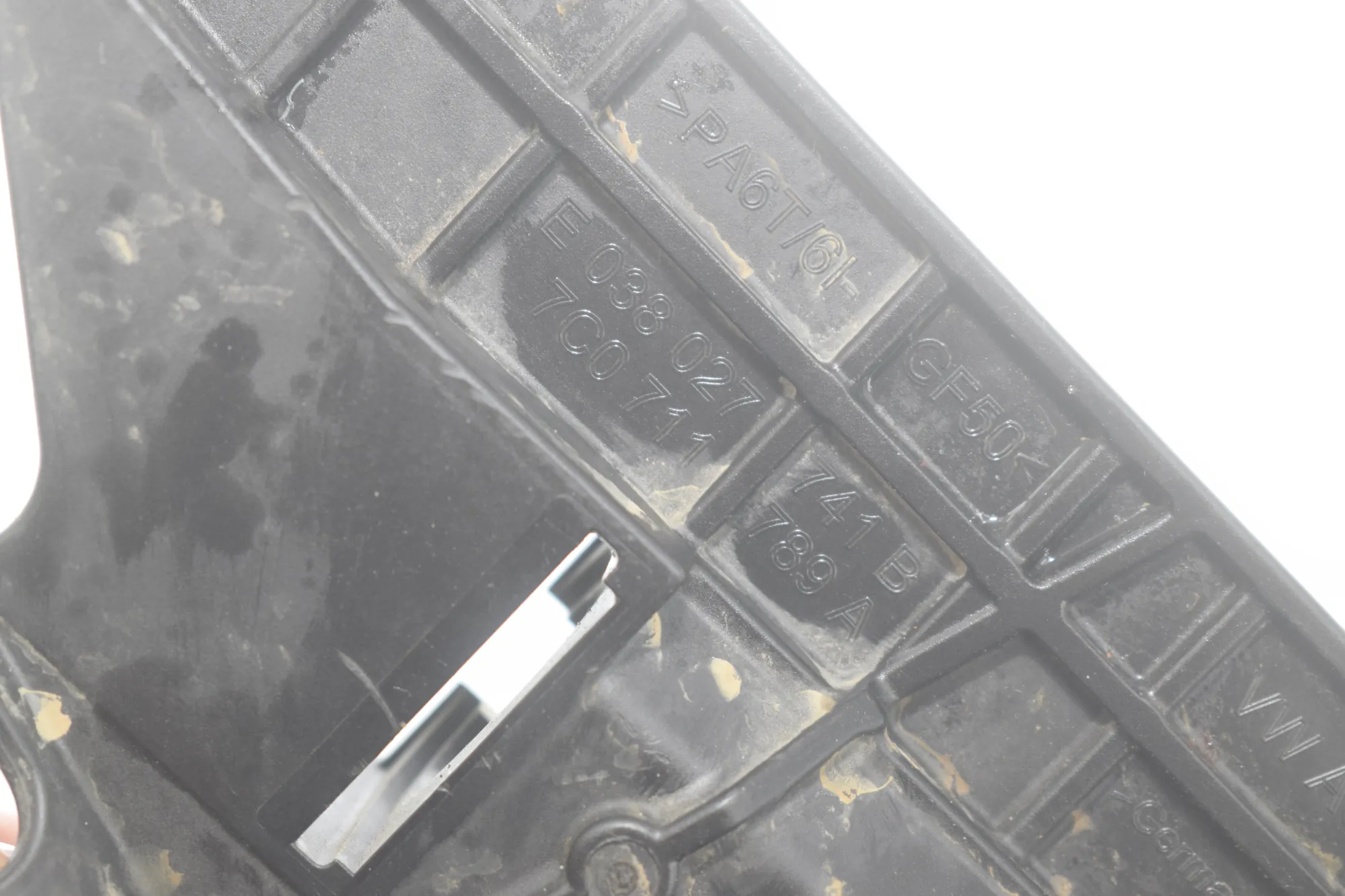 Other Trim Parts – OEM 7C0711789A · VW CRAFTER Furgon (SY_) (2016 - -) 2.0 TDI 2022 – 5