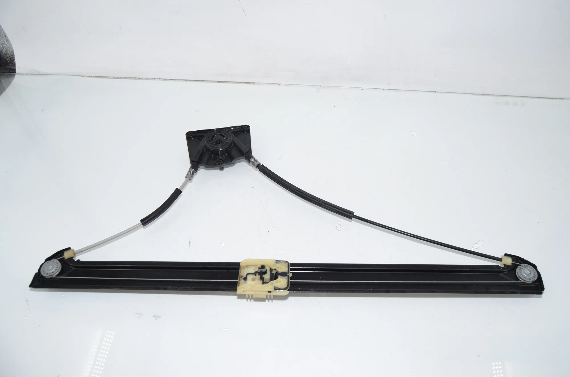 Front Left Door Window Regulator – OEM 7C0837461A · VW CRAFTER Furgon (SY_) (2016 - -) 2.0 TDI 2022 – 3