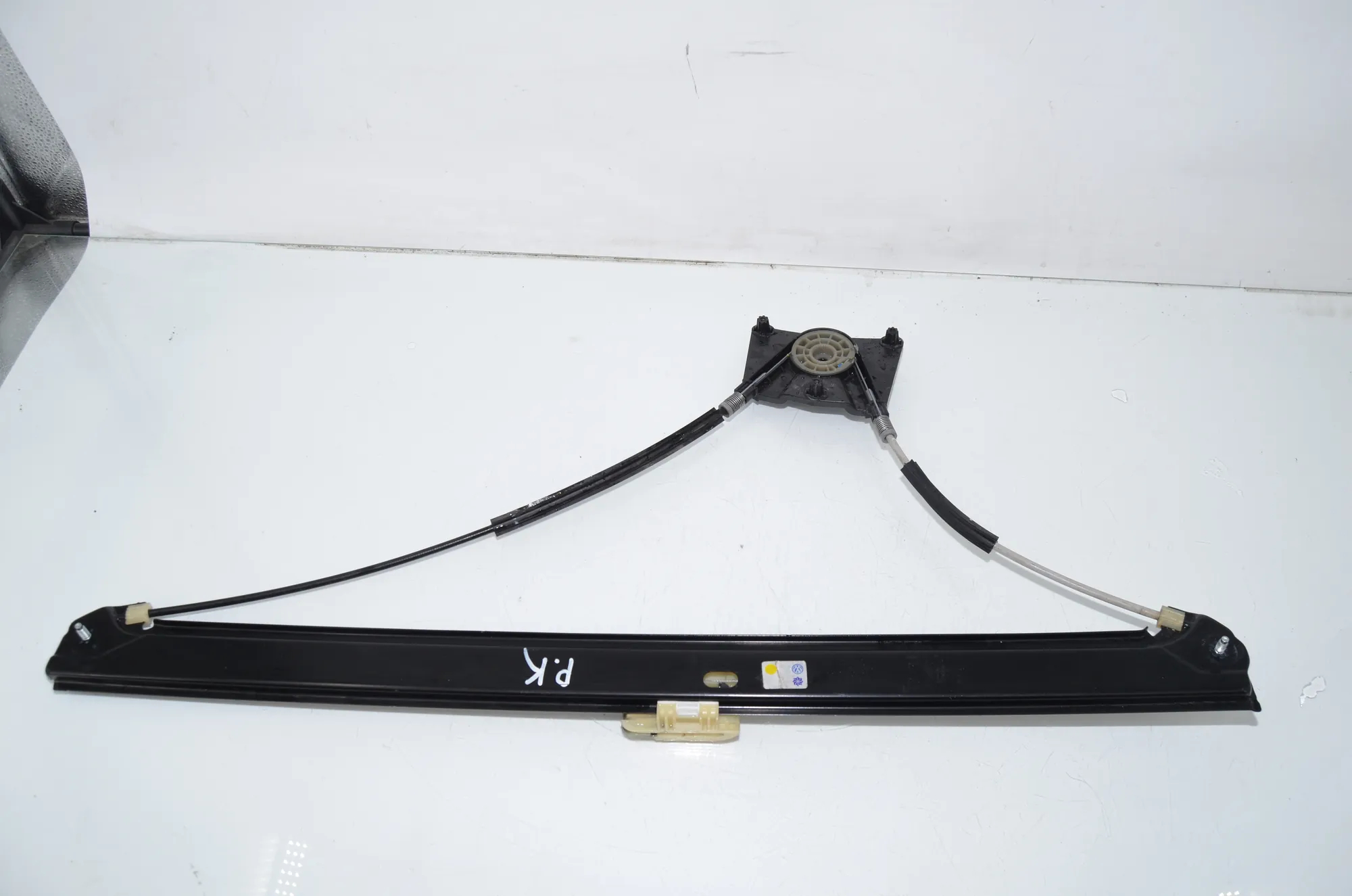Front Left Door Window Regulator – OEM 7C0837461A · VW CRAFTER Furgon (SY_) (2016 - -) 2.0 TDI 2022