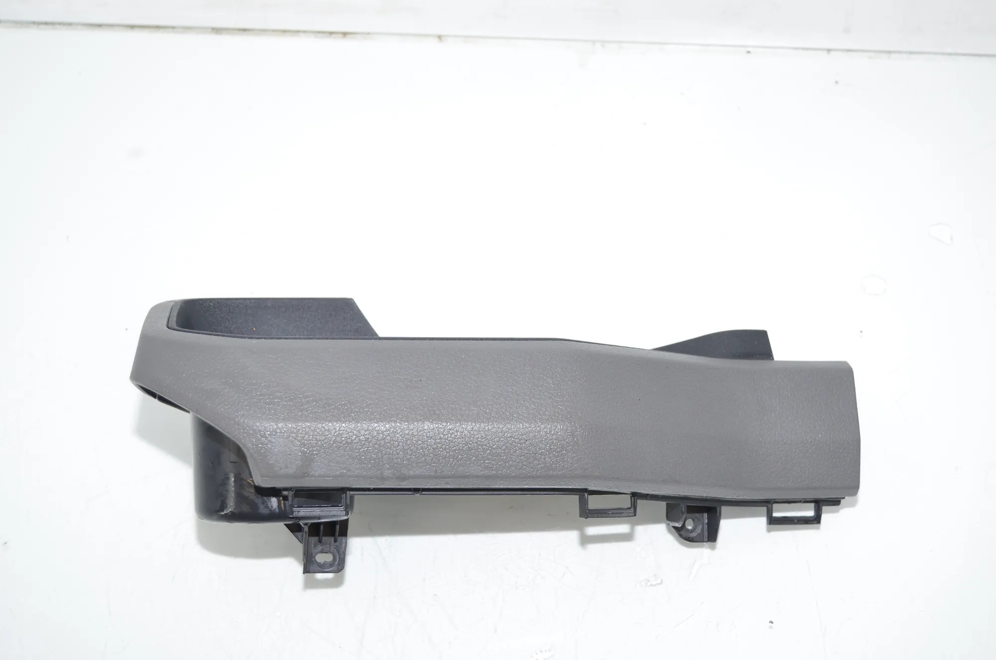Cup Holder – OEM 7C1858337 · VW CRAFTER Furgon (SY_) (2016 - -) 2.0 TDI 2022 – 4