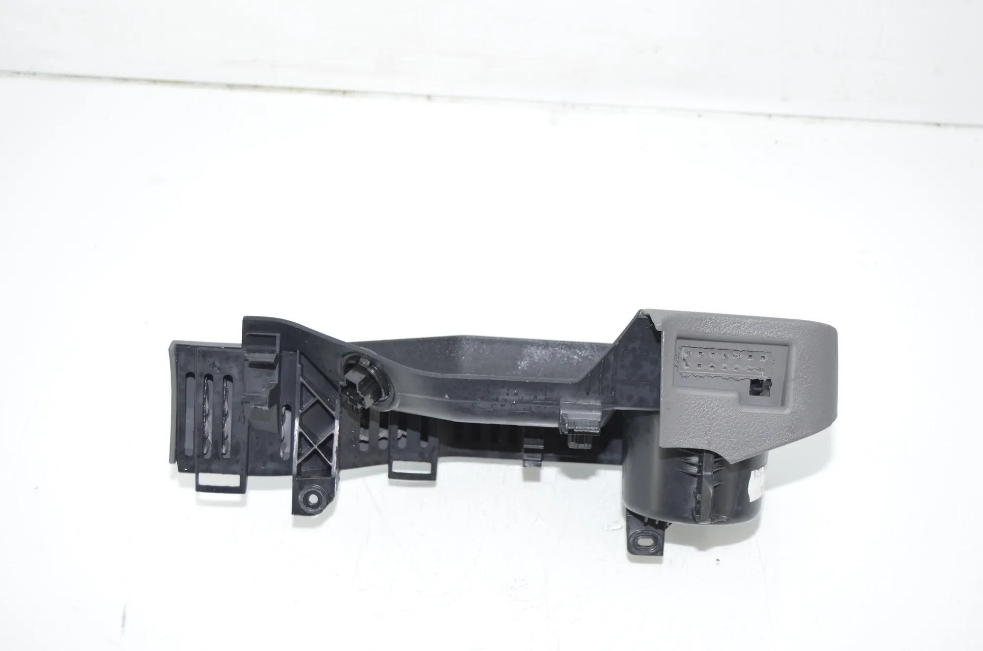 Cup Holder – OEM 7C1858337 · VW CRAFTER Furgon (SY_) (2016 - -) 2.0 TDI 2022 – 2