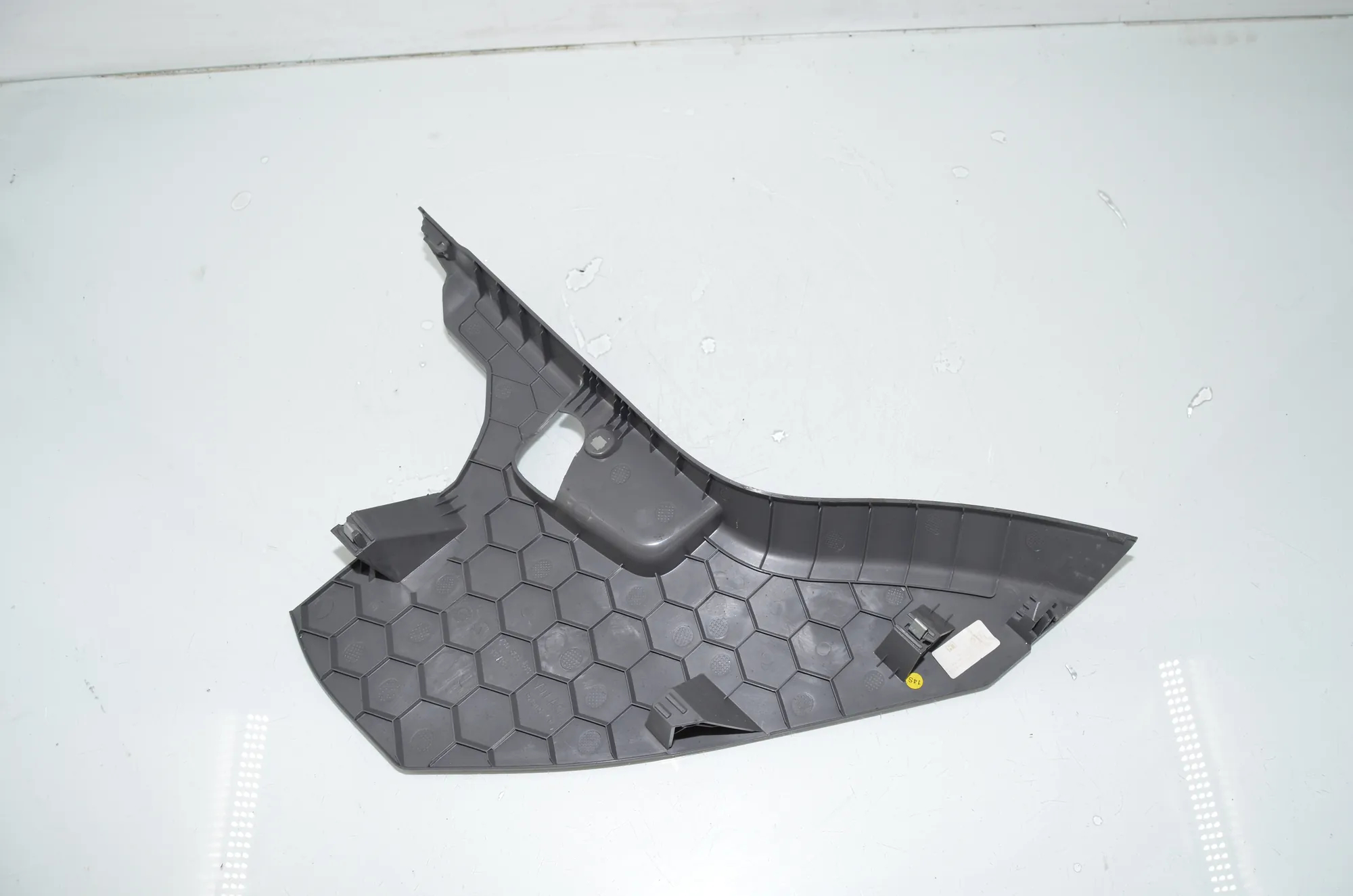 Other Trim Parts – OEM 7C0863483A · VW CRAFTER Furgon (SY_) (2016 - -) 2.0 TDI 2022 – 3