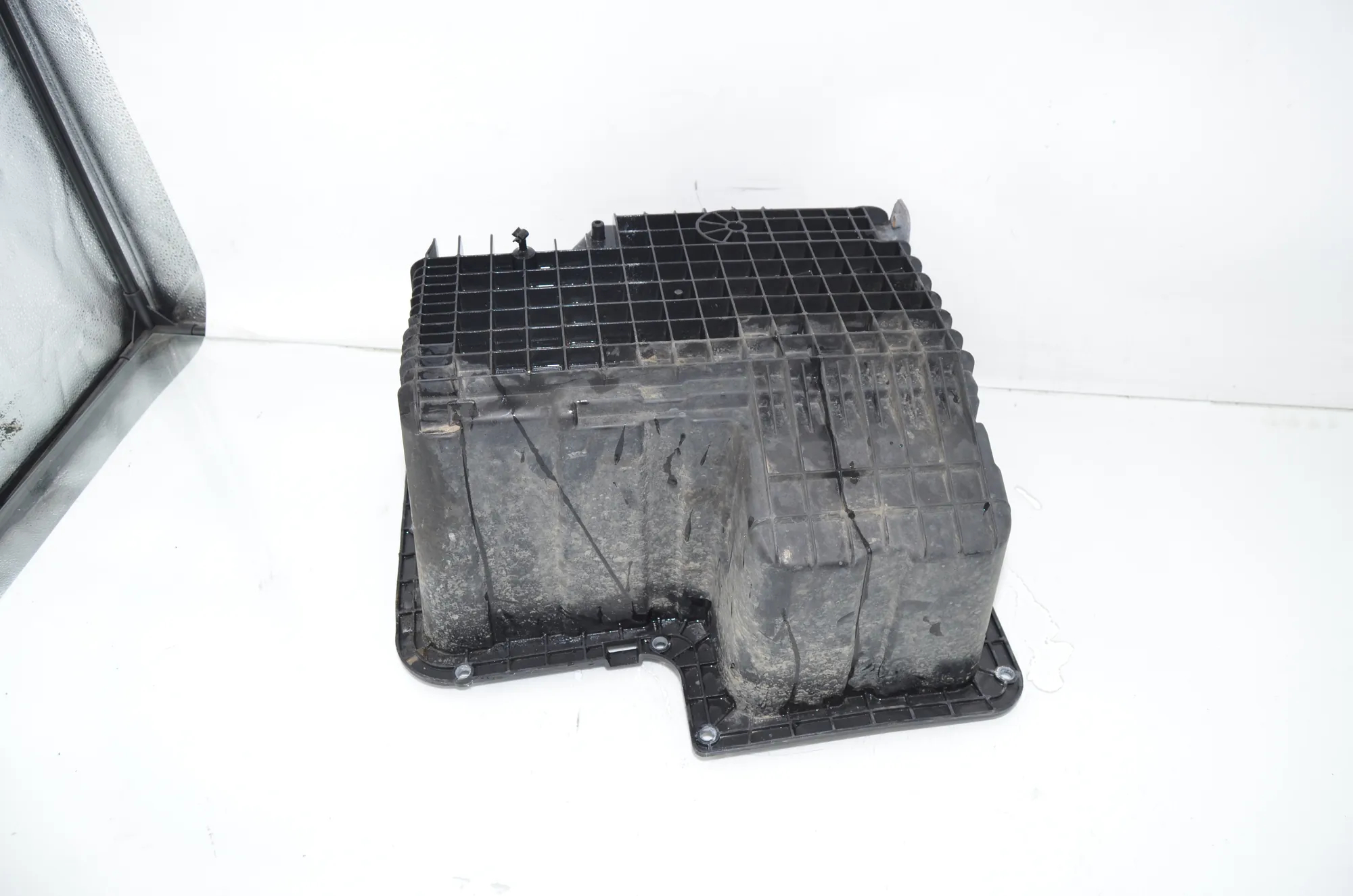 Battery Holder Tray – OEM 7C0801283 · VW CRAFTER Furgon (SY_) (2016 - -) 2.0 TDI 2022 – 4