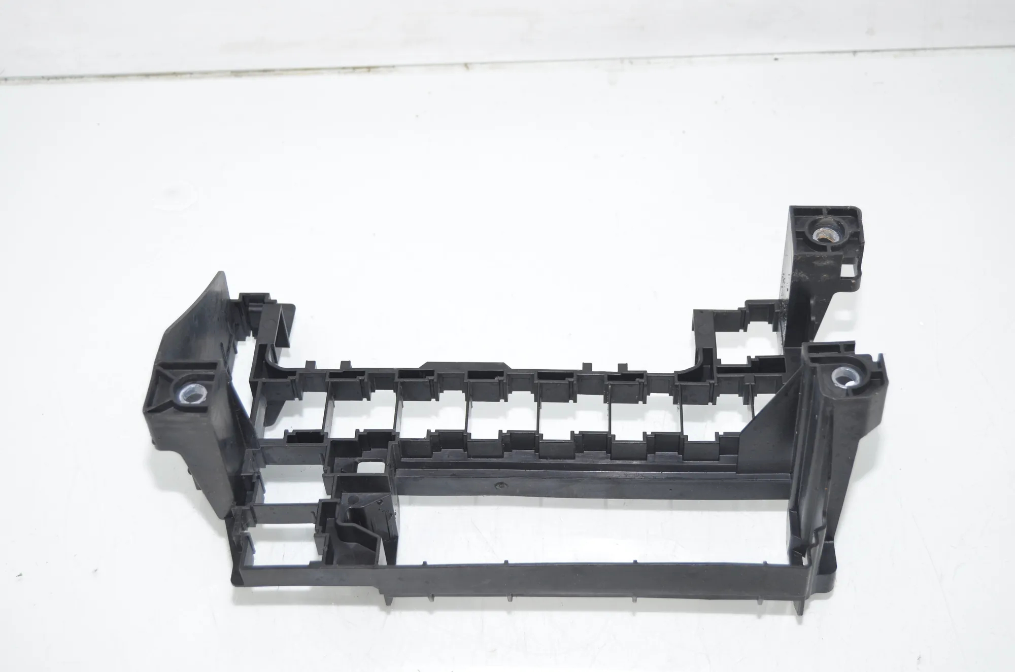 Bracket – OEM 7C0035205D · VW CRAFTER Furgon (SY_) (2016 - -) 2.0 TDI 2022