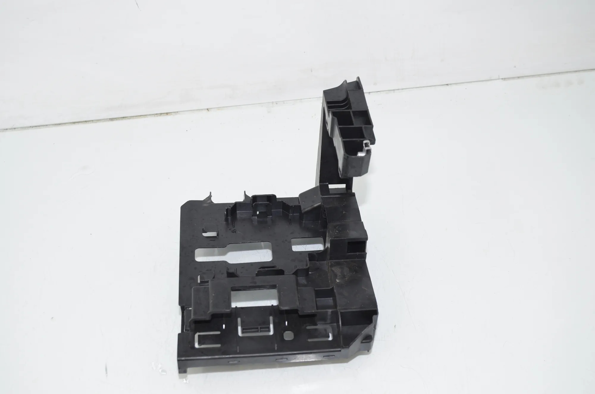 Bracket – OEM 7C0937535 · VW CRAFTER Furgon (SY_) (2016 - -) 2.0 TDI 2022