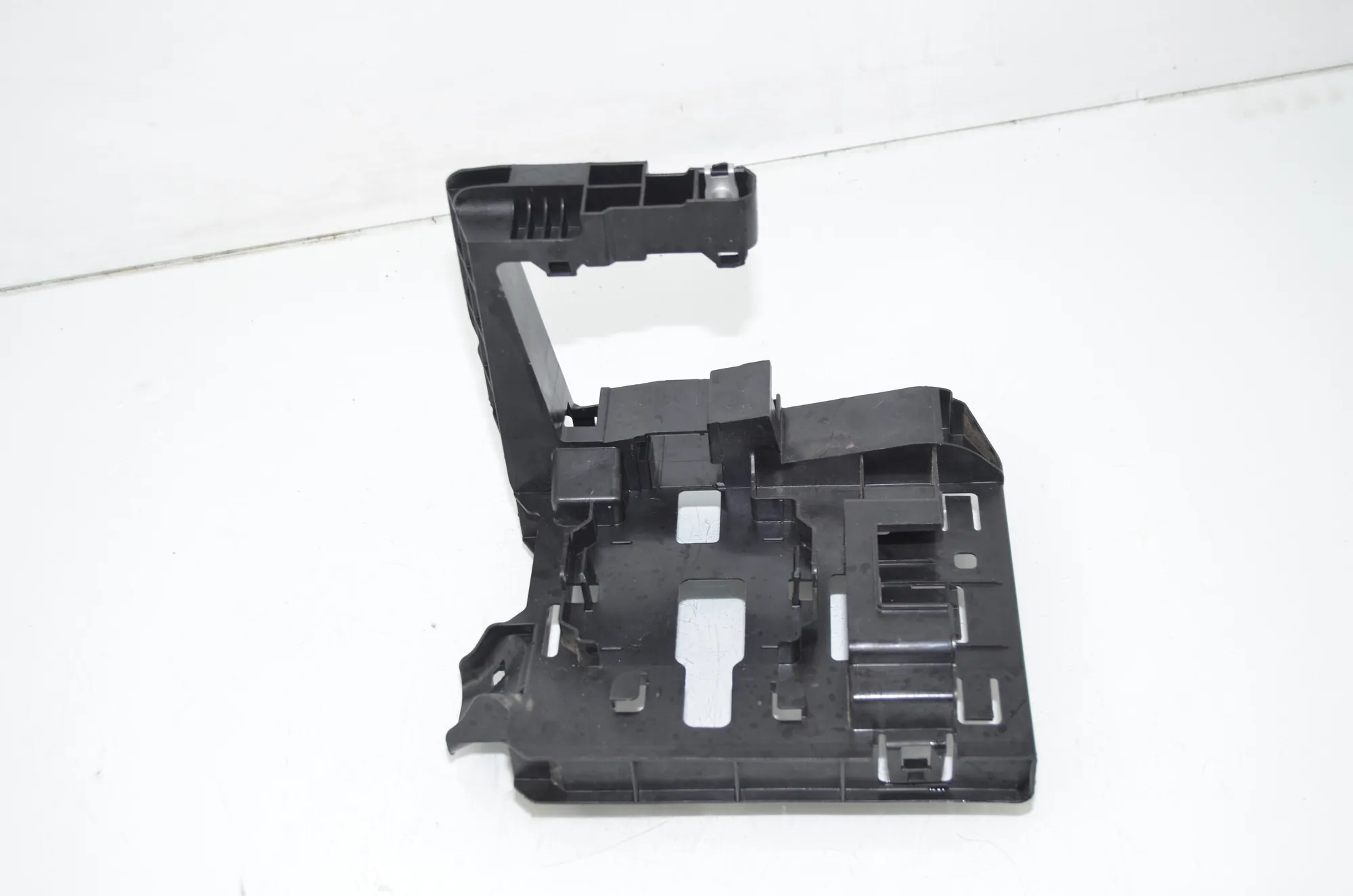 Bracket – OEM 7C0937535 · VW CRAFTER Furgon (SY_) (2016 - -) 2.0 TDI 2022 – 2