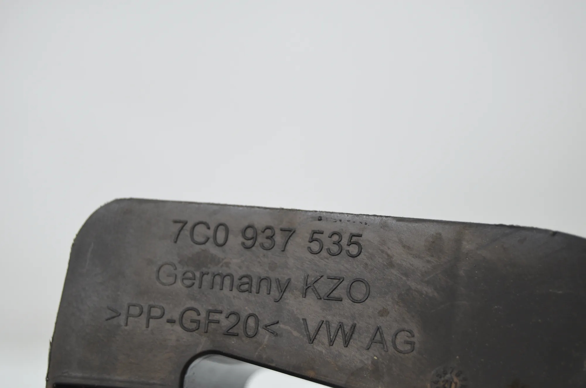 Bracket – OEM 7C0937535 · VW CRAFTER Furgon (SY_) (2016 - -) 2.0 TDI 2022 – 4