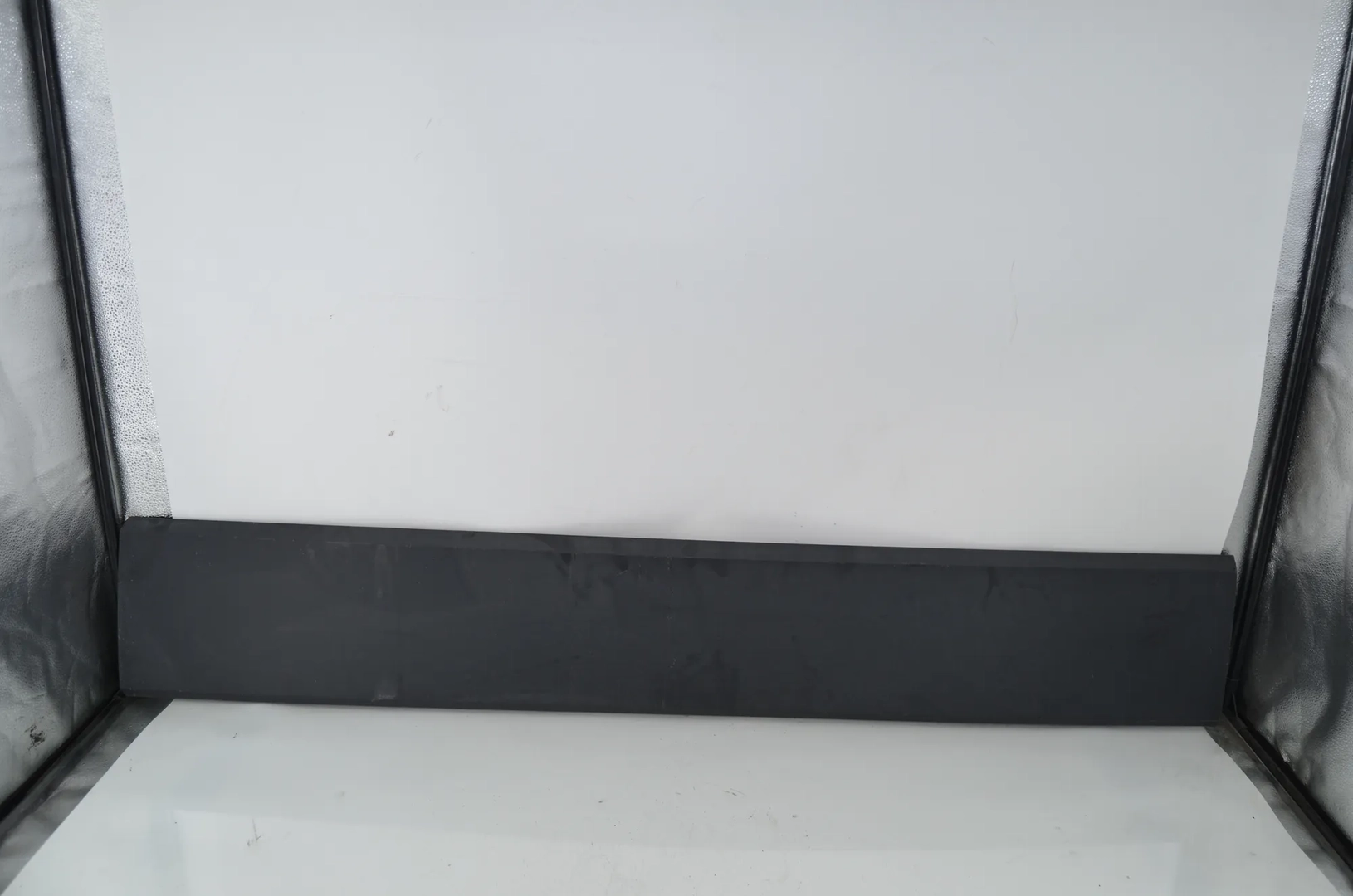 Stumdmųjų durų moldingas – OEM 7C0853517A · VW CRAFTER Furgon (SY_) (2016 - -) 2.0 TDI 2022 – 2