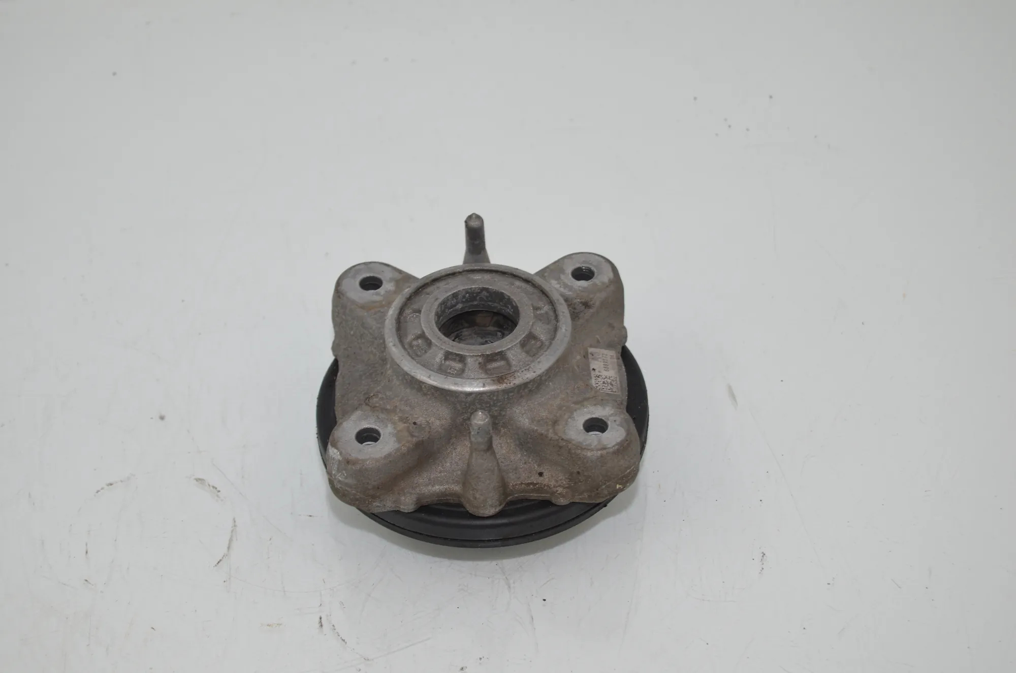 Front Left Shock Absorber Bracket – OEM 6889272 · BMW 3 Touring (G21) (2019 - -) 320 d Mild-Hybrid 2024