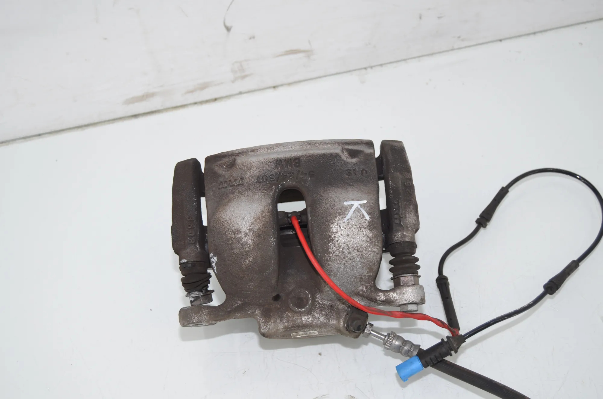 Front Left Brake Caliper – OEM 6860265 · BMW 3 Touring (G21) (2019 - -) 320 d Mild-Hybrid 2024 – 2