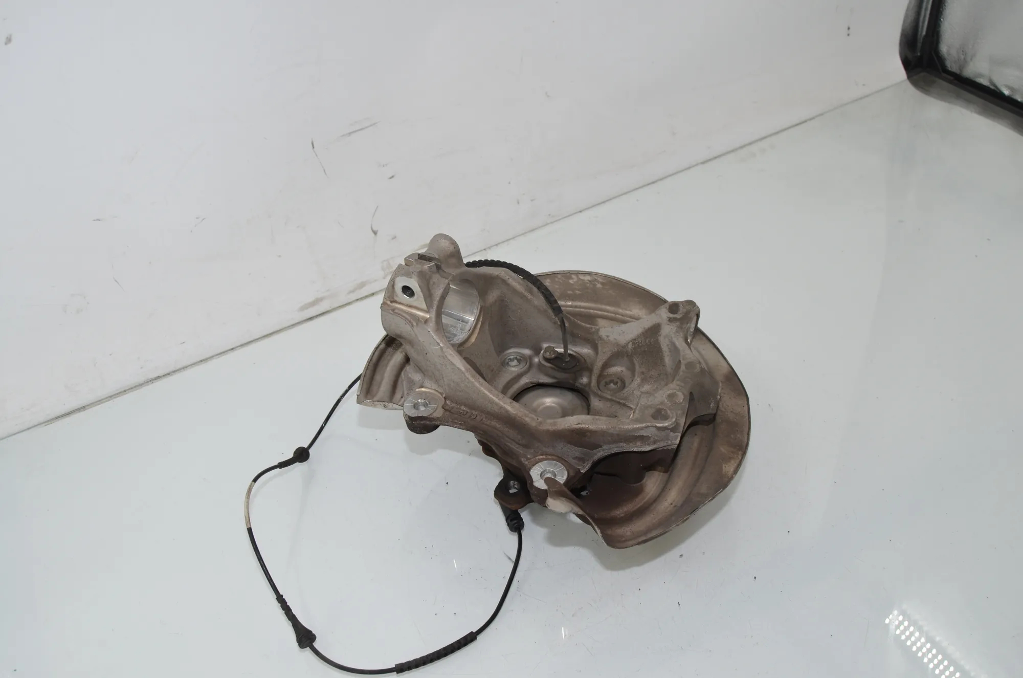 Front Left Wheel Hub – OEM 6878609 · BMW 3 Touring (G21) (2019 - -) 320 d Mild-Hybrid 2024 – 3