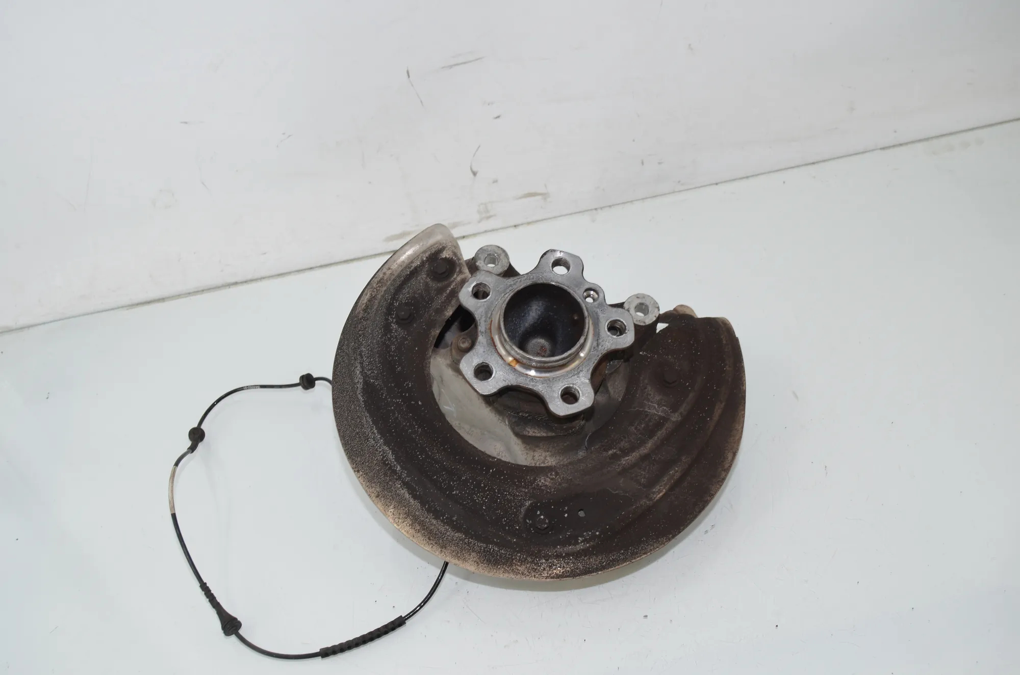Front Left Wheel Hub – OEM 6878609 · BMW 3 Touring (G21) (2019 - -) 320 d Mild-Hybrid 2024 – 2