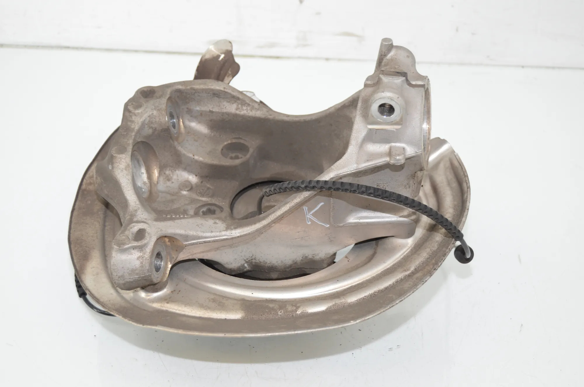 Front Left Wheel Hub – OEM 6878609 · BMW 3 Touring (G21) (2019 - -) 320 d Mild-Hybrid 2024 – 4