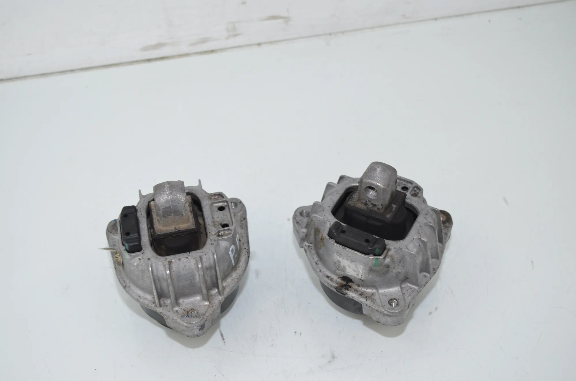 Right Side Engine Mount – OEM 6777382 · BMW 5 Touring (F11) 530 d xDrive 2012