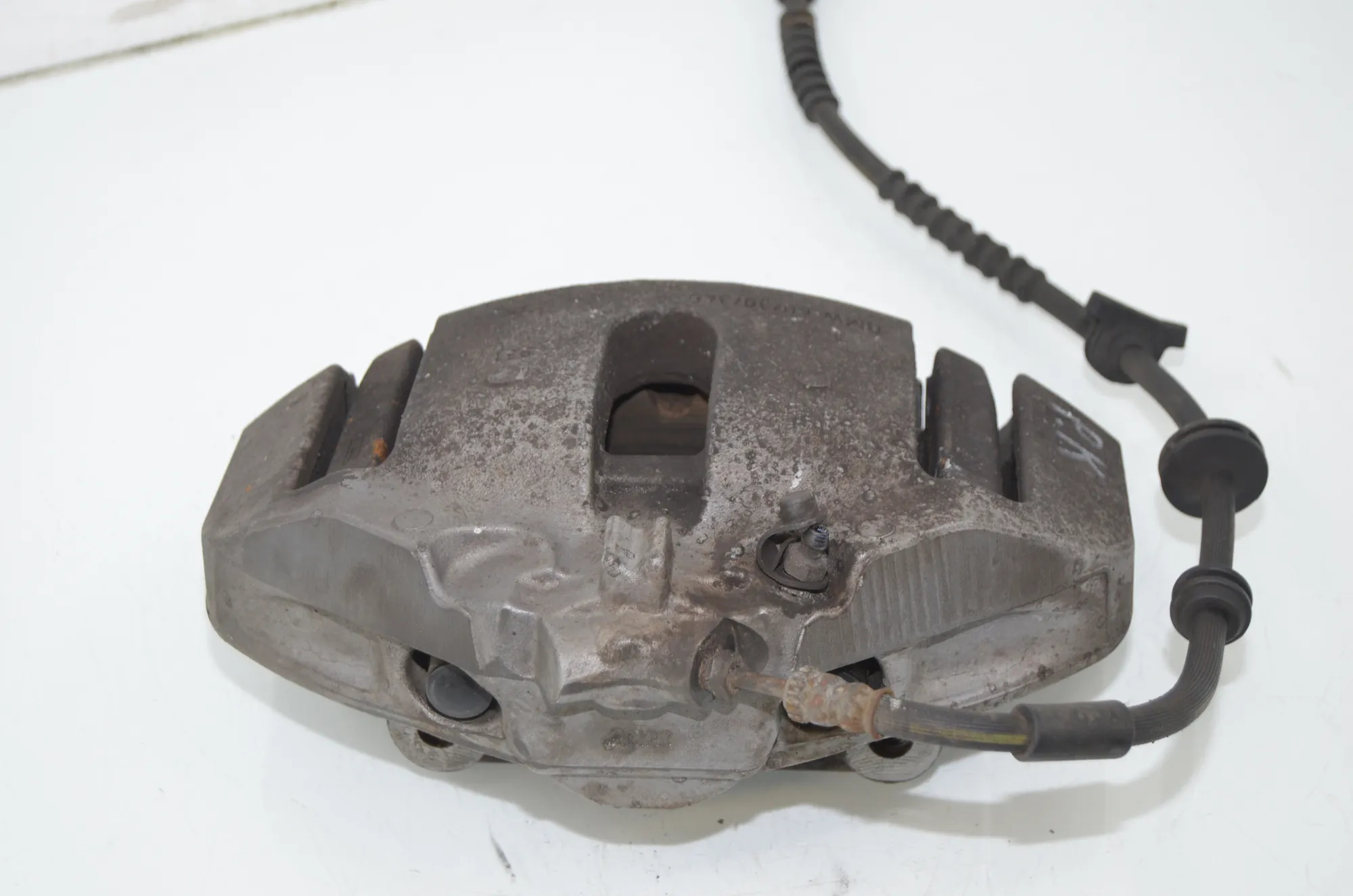 Front Left Brake Caliper – OEM 6792689 · BMW 5 Touring (F11) 530 d xDrive 2012 – 2