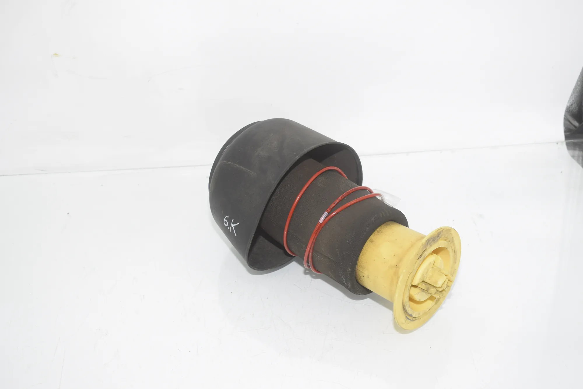 Rear Left Air Suspension Spring Bag – OEM 6784379 · BMW 5 Touring (F11) 530 d xDrive 2012 – 3