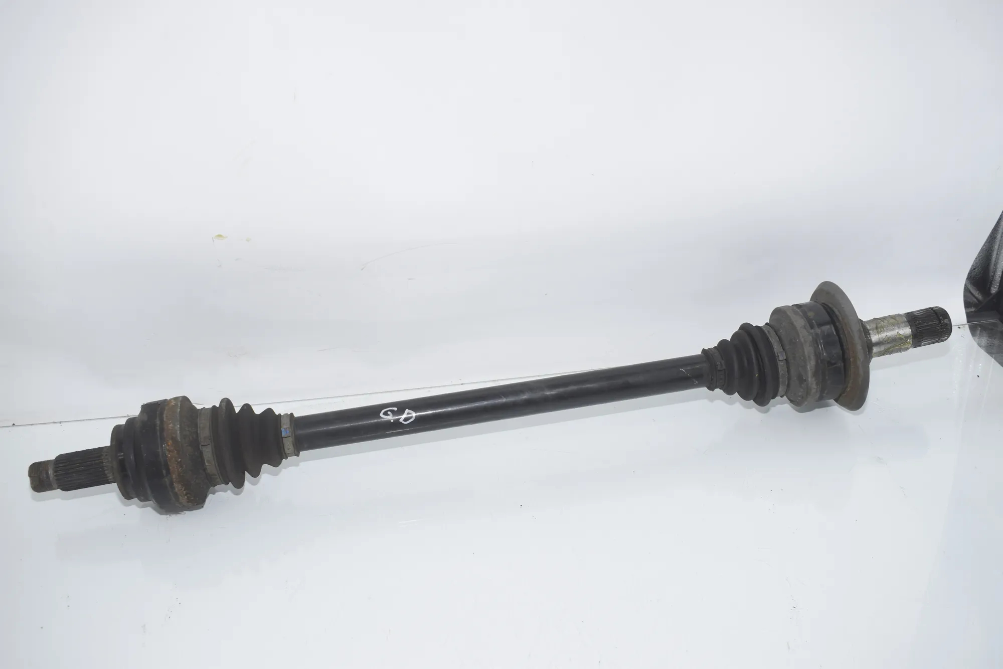 Rear Right Driveshaft – OEM 7581018 · BMW 5 Touring (F11) 530 d xDrive 2012 – 3