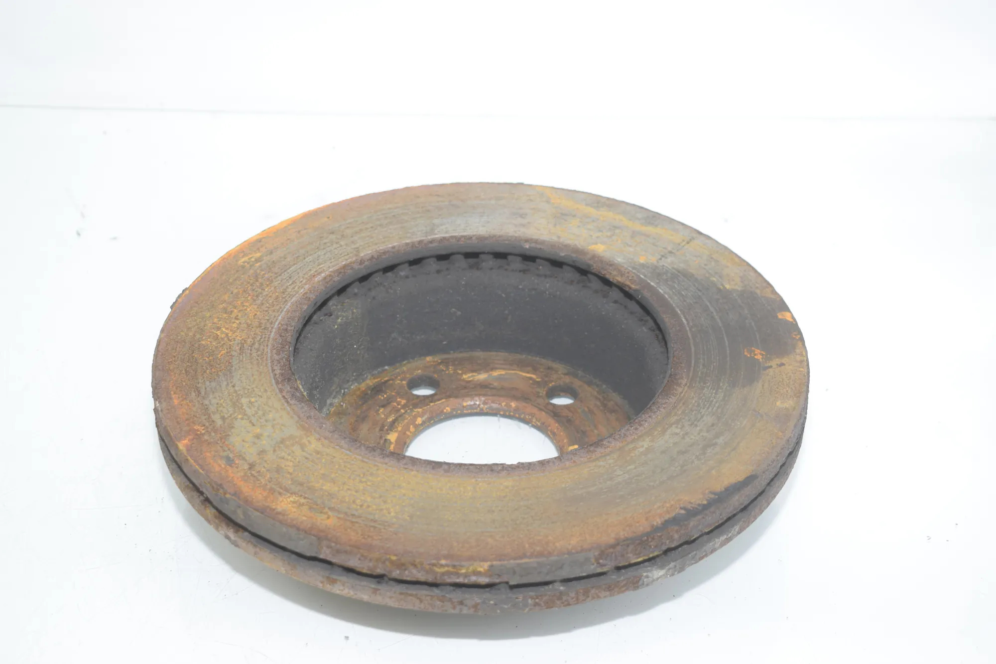 Front Right Brake Disc – OEM 2N0615301A · VW CRAFTER Furgon (SY_) (2016 - -) 2.0 TDI 2022