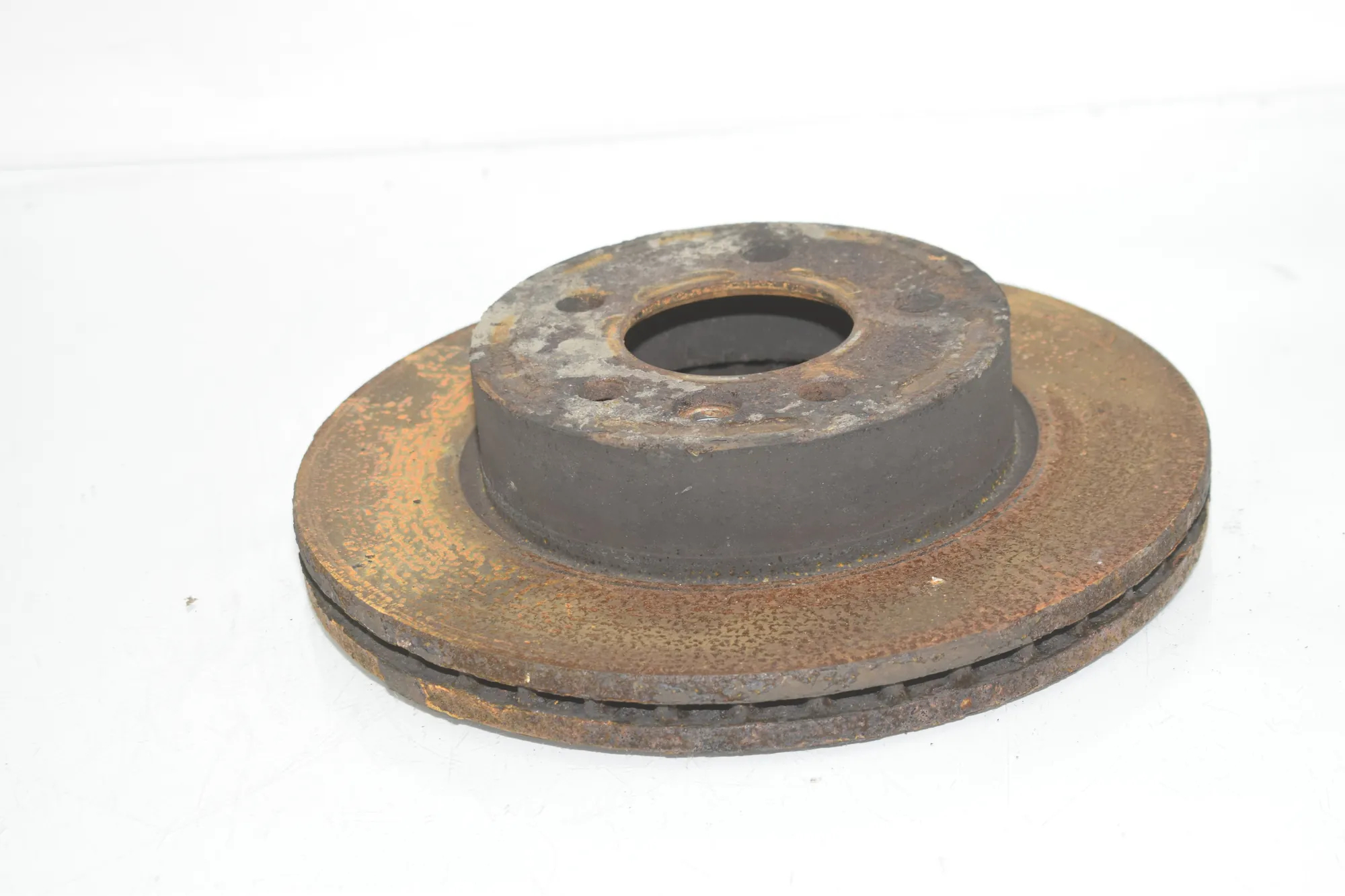 Front Right Brake Disc – OEM 2N0615301A · VW CRAFTER Furgon (SY_) (2016 - -) 2.0 TDI 2022 – 4