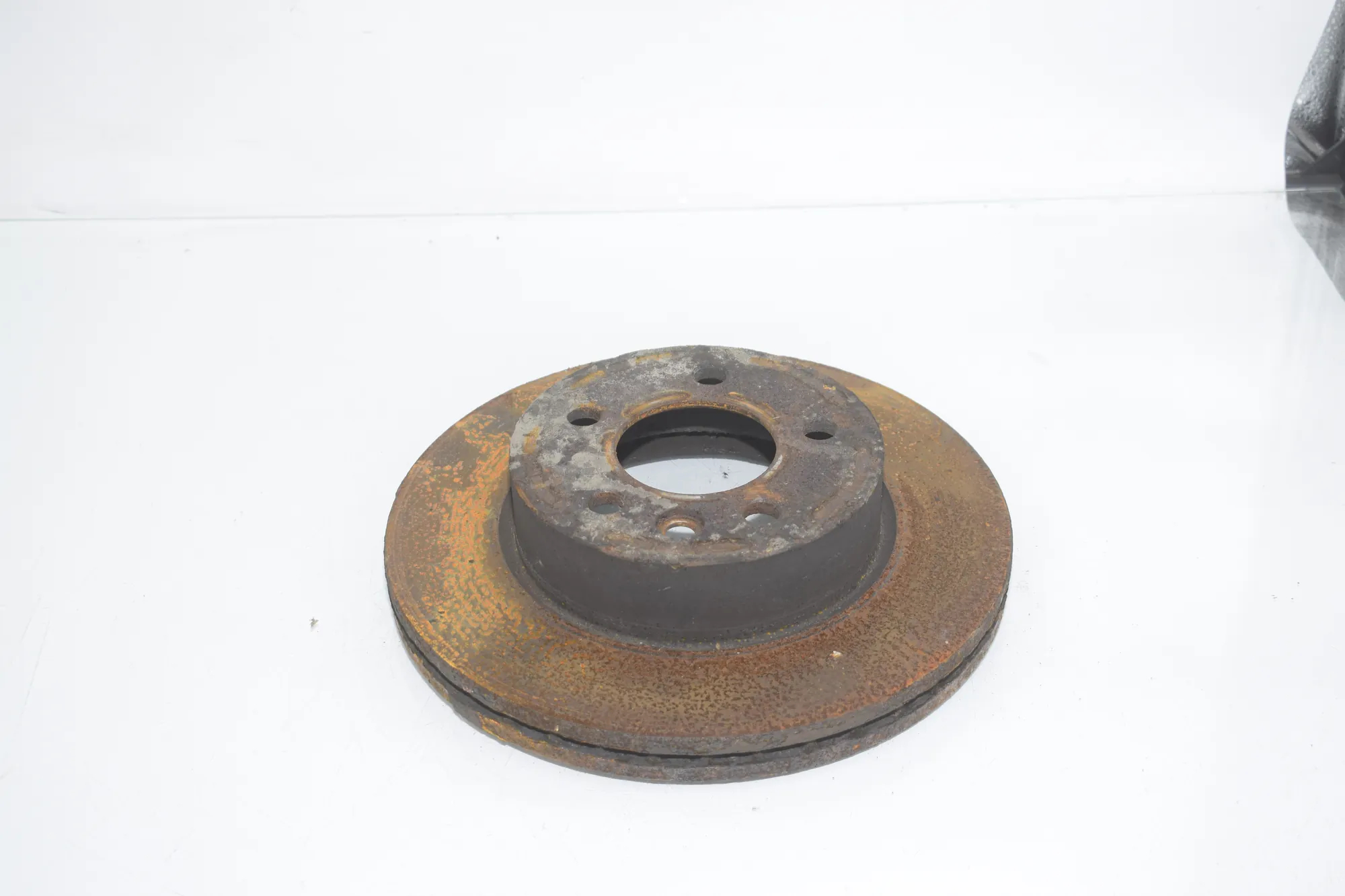 Front Right Brake Disc – OEM 2N0615301A · VW CRAFTER Furgon (SY_) (2016 - -) 2.0 TDI 2022 – 2