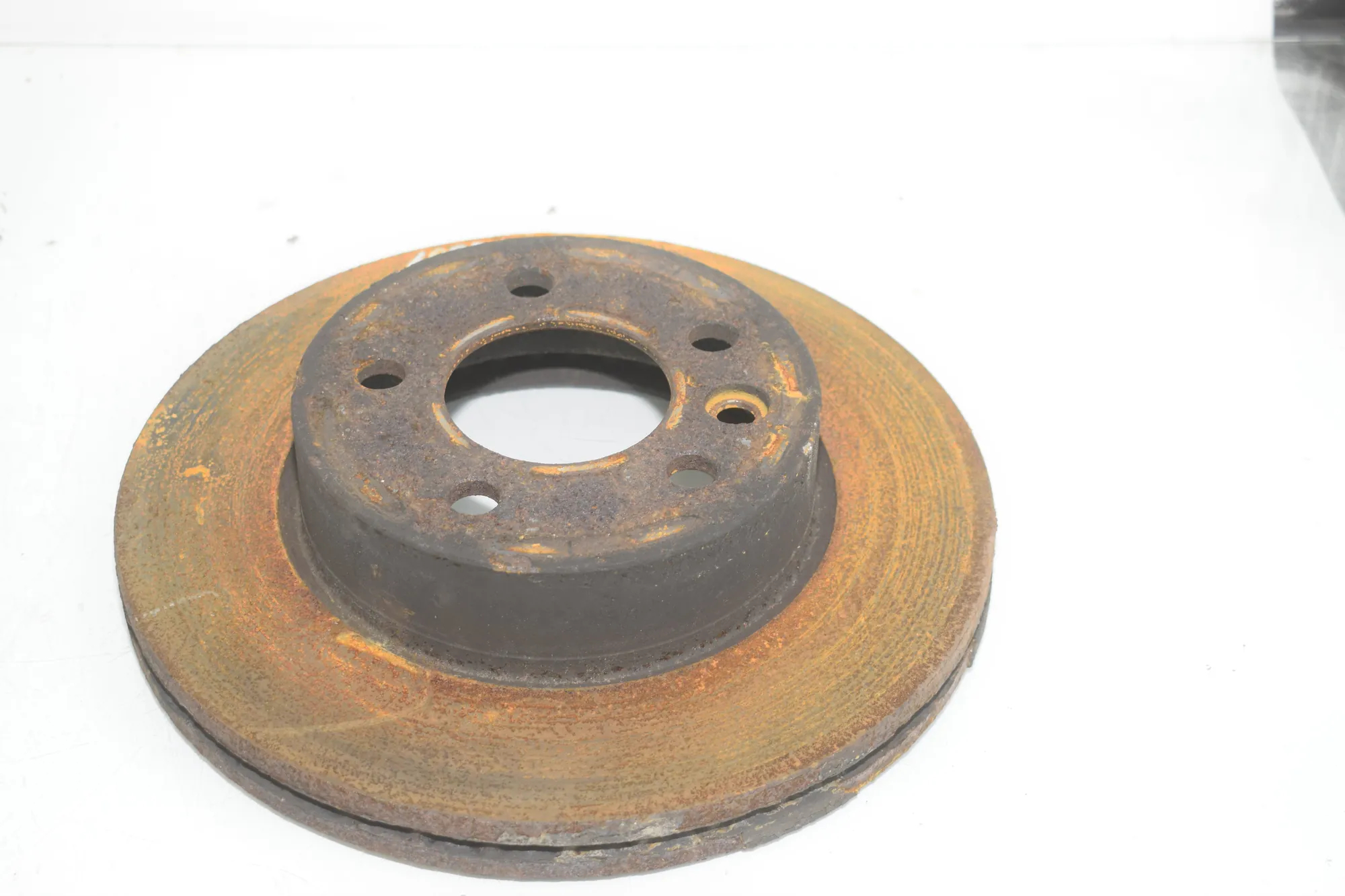 Front Left Brake Disc – OEM 2N0615301A · VW CRAFTER Furgon (SY_) (2016 - -) 2.0 TDI 2022