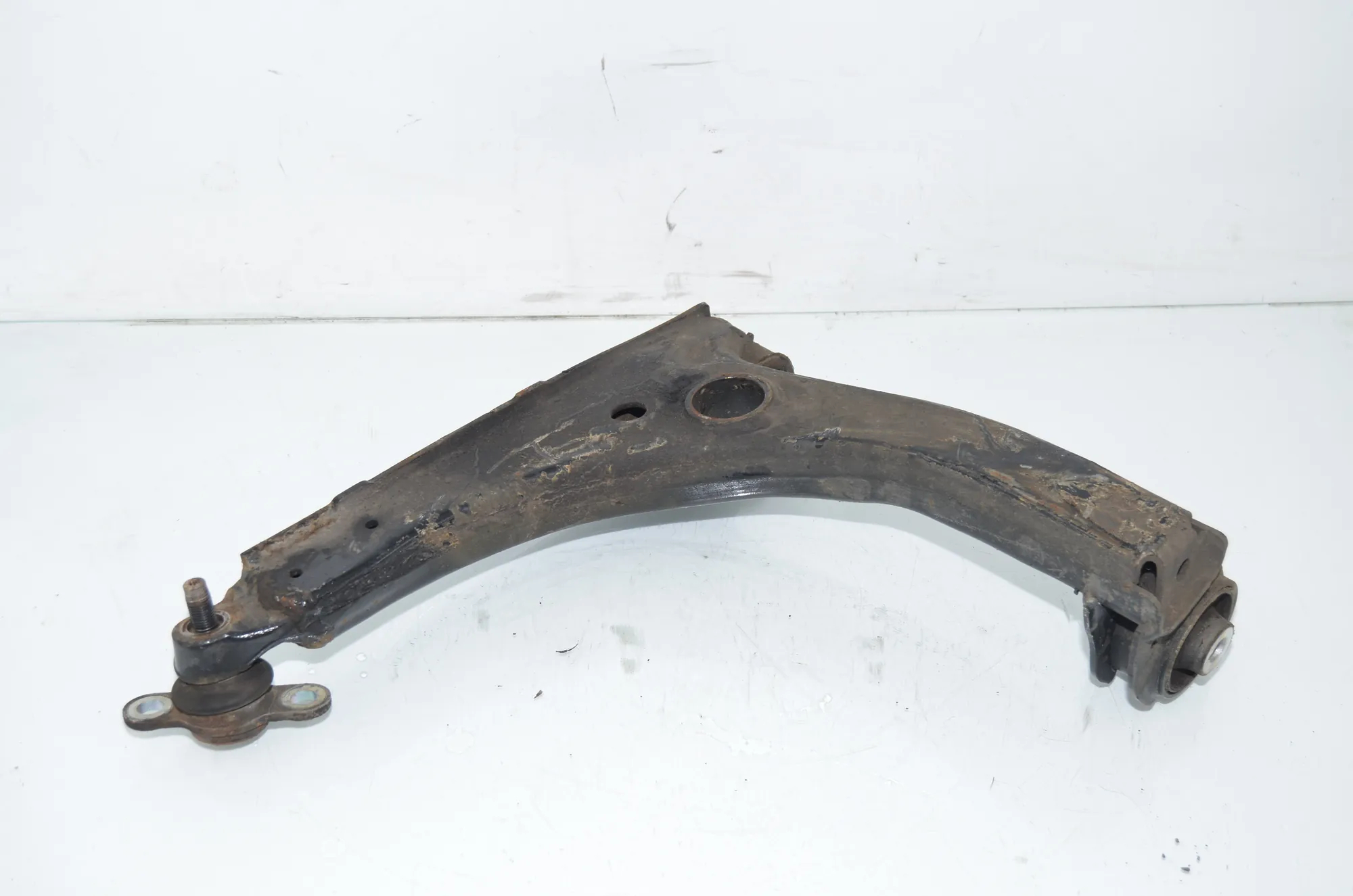 Front Right Lower Control Arm – OEM 2N0407152M · VW CRAFTER Furgon (SY_) (2016 - -) 2.0 TDI 2022 – 3